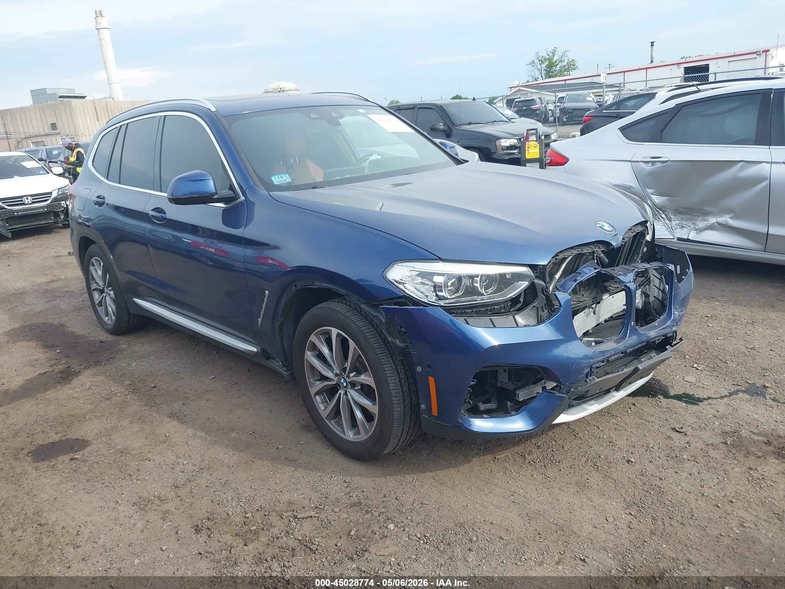2019 BMW X3 xDrive30i, VIN 5UXTR9C54KLD95415 — Front end