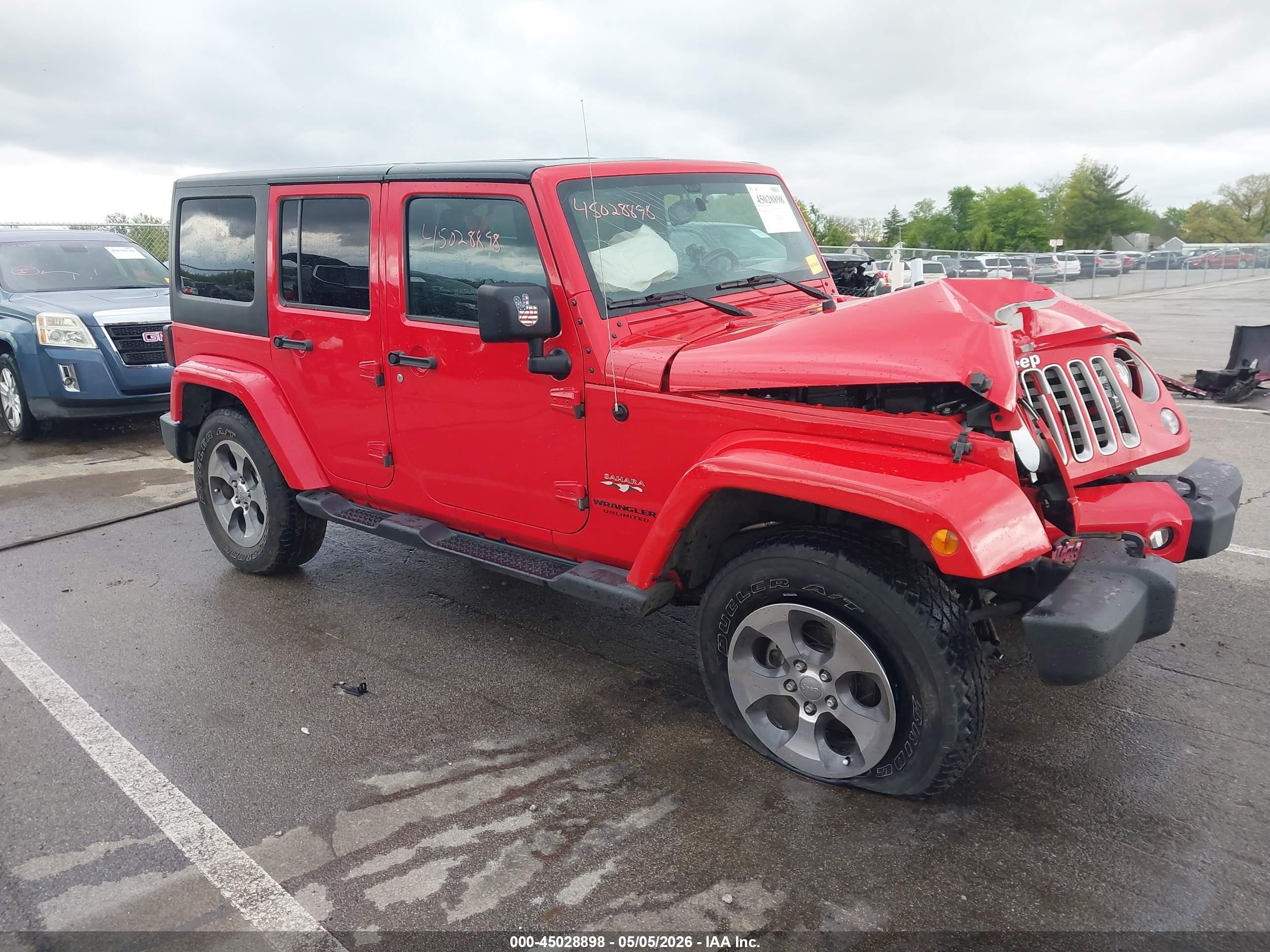 2017 Jeep Wrangler Unlimited Smoky Mountain, VIN 1C4BJWEGXHL706742 — Front end