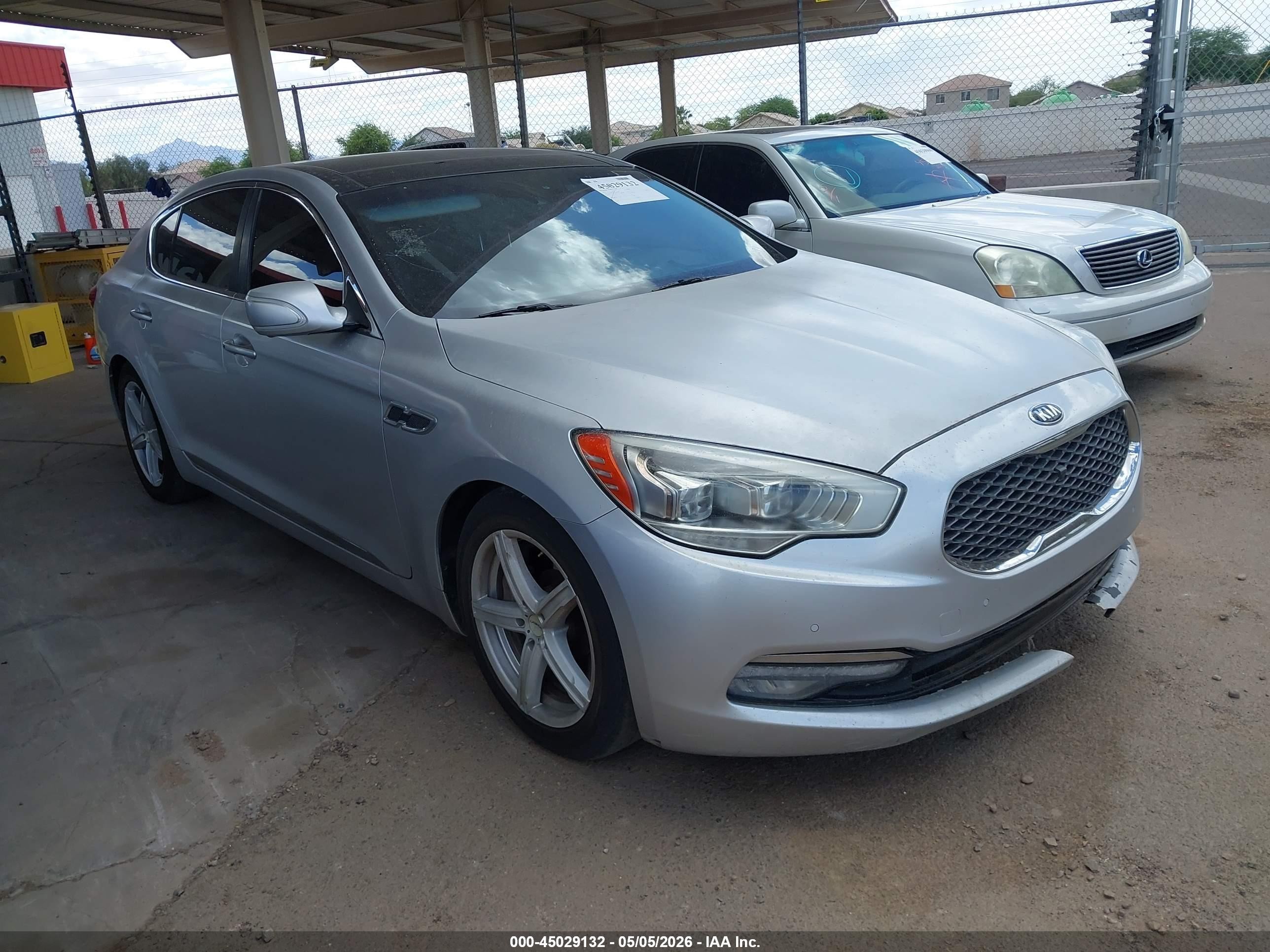 2015 Kia K900 Luxury, VIN KNALW4D40F6017108 — Front end