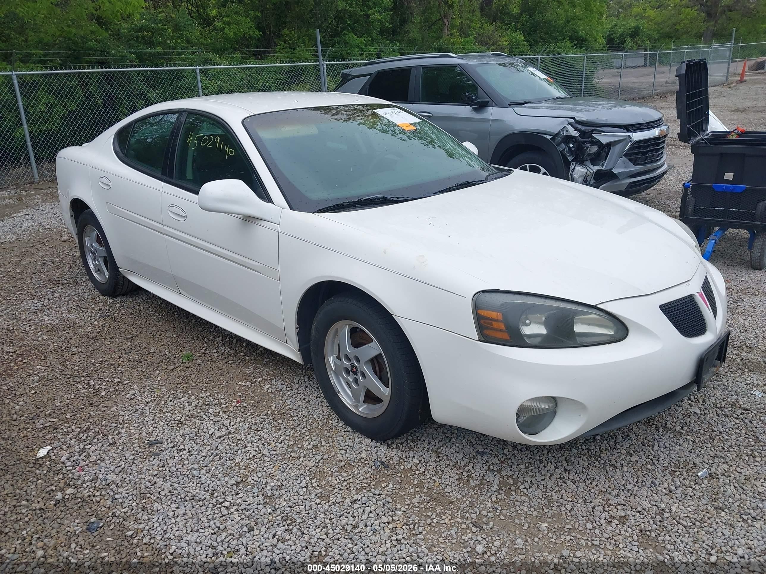 2004 Pontiac Grand Prix GT1, VIN 2G2WP522541125074 — Normal wear