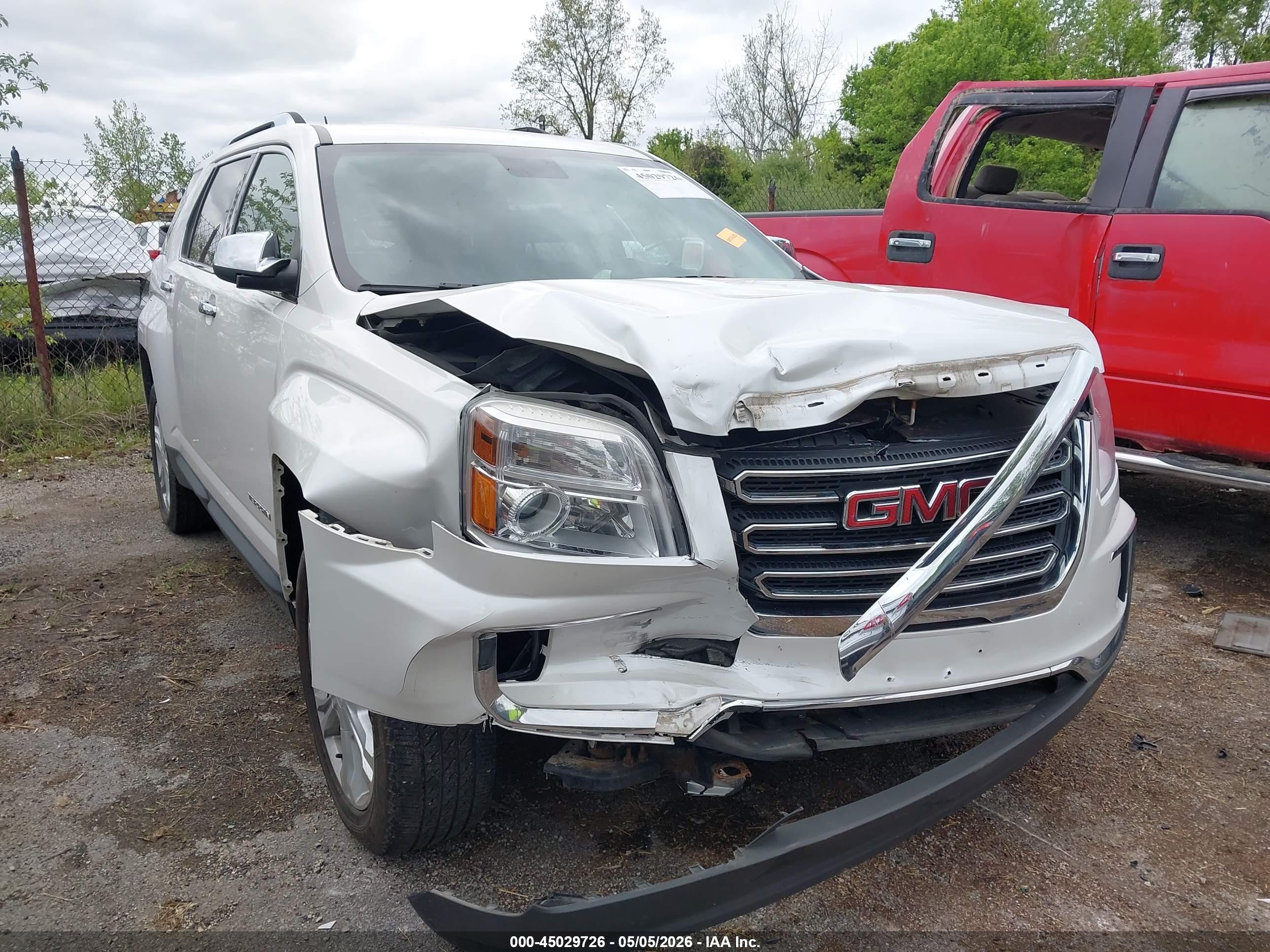 2016 GMC Terrain SLT, VIN 2GKFLUEKXG6272855 — Front end