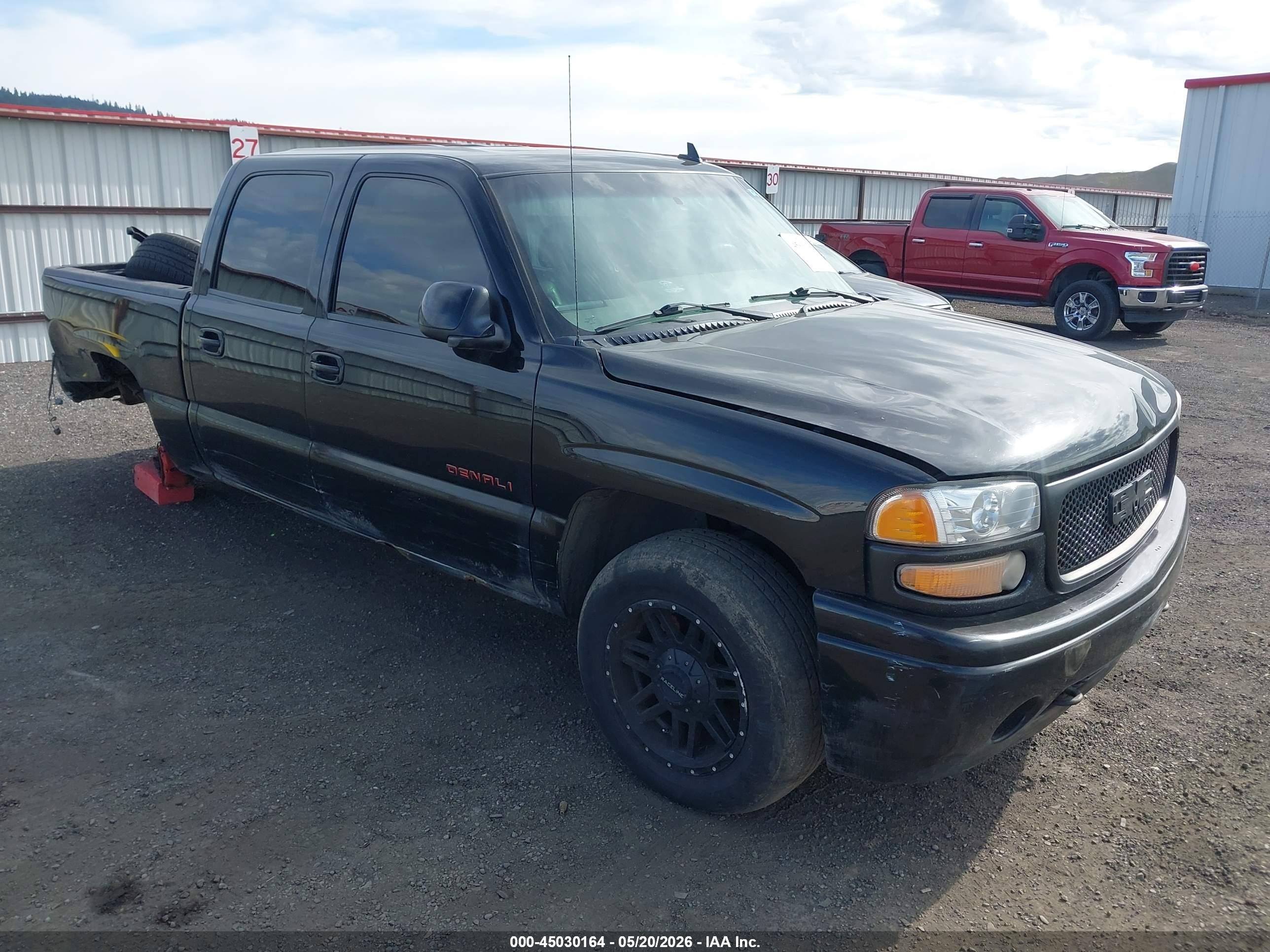 2006 GMC Sierra Denali, VIN 2GTEK63NX61355281 — Rear end