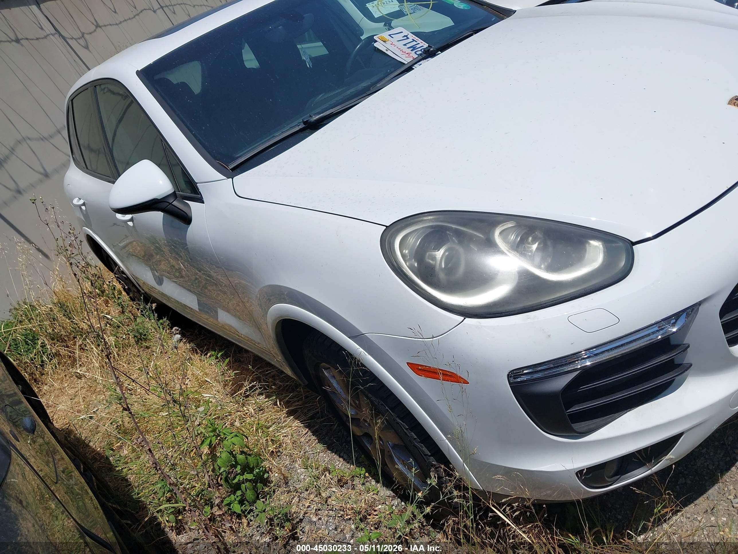 2017 Porsche Cayenne, VIN WP1AA2A28HKA80739 — Fresh water flood