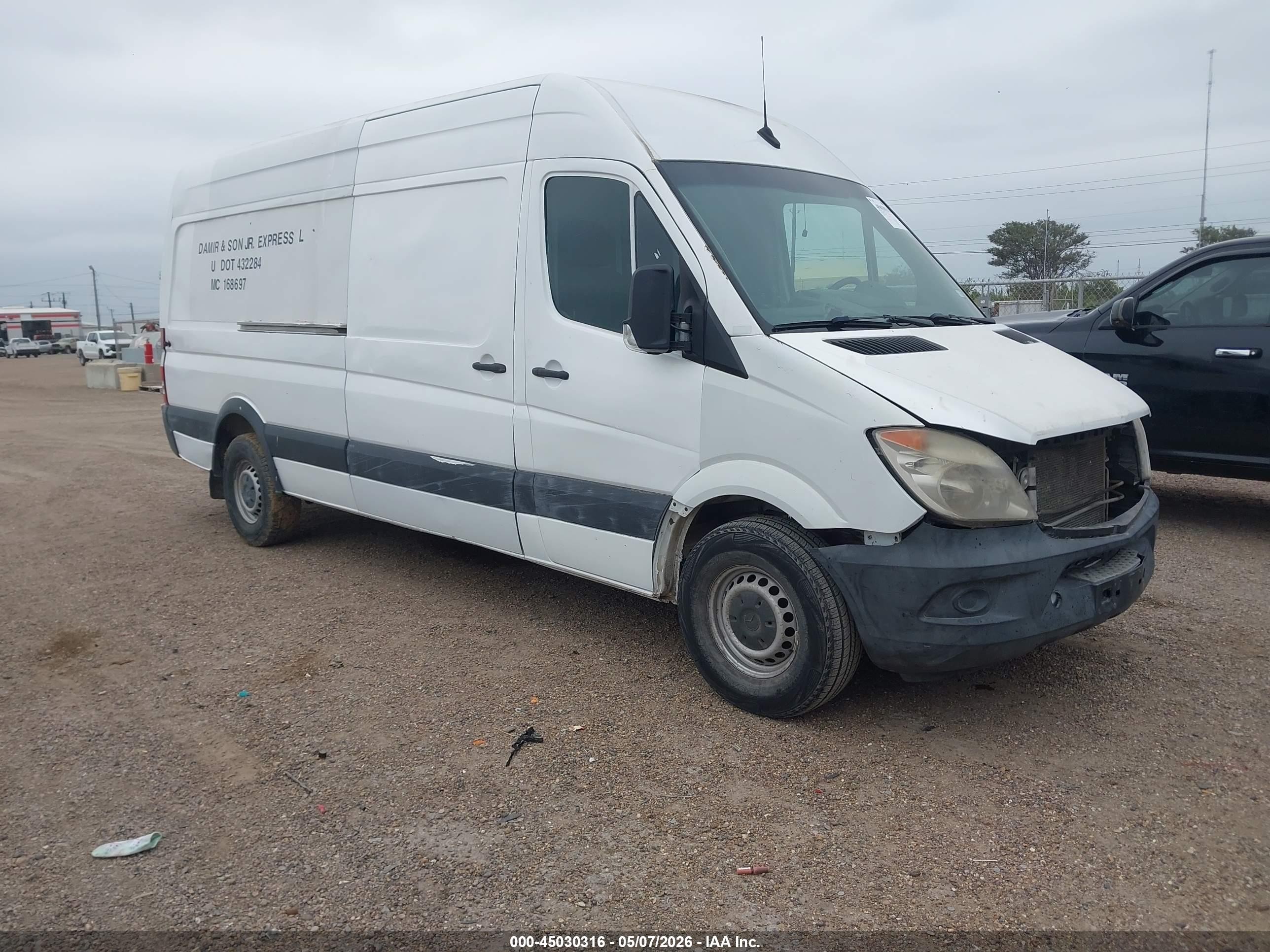 2018 Mercedes-Benz Sprinter Cargo Worker, VIN WD3PE8CD9JP615923 — Front end