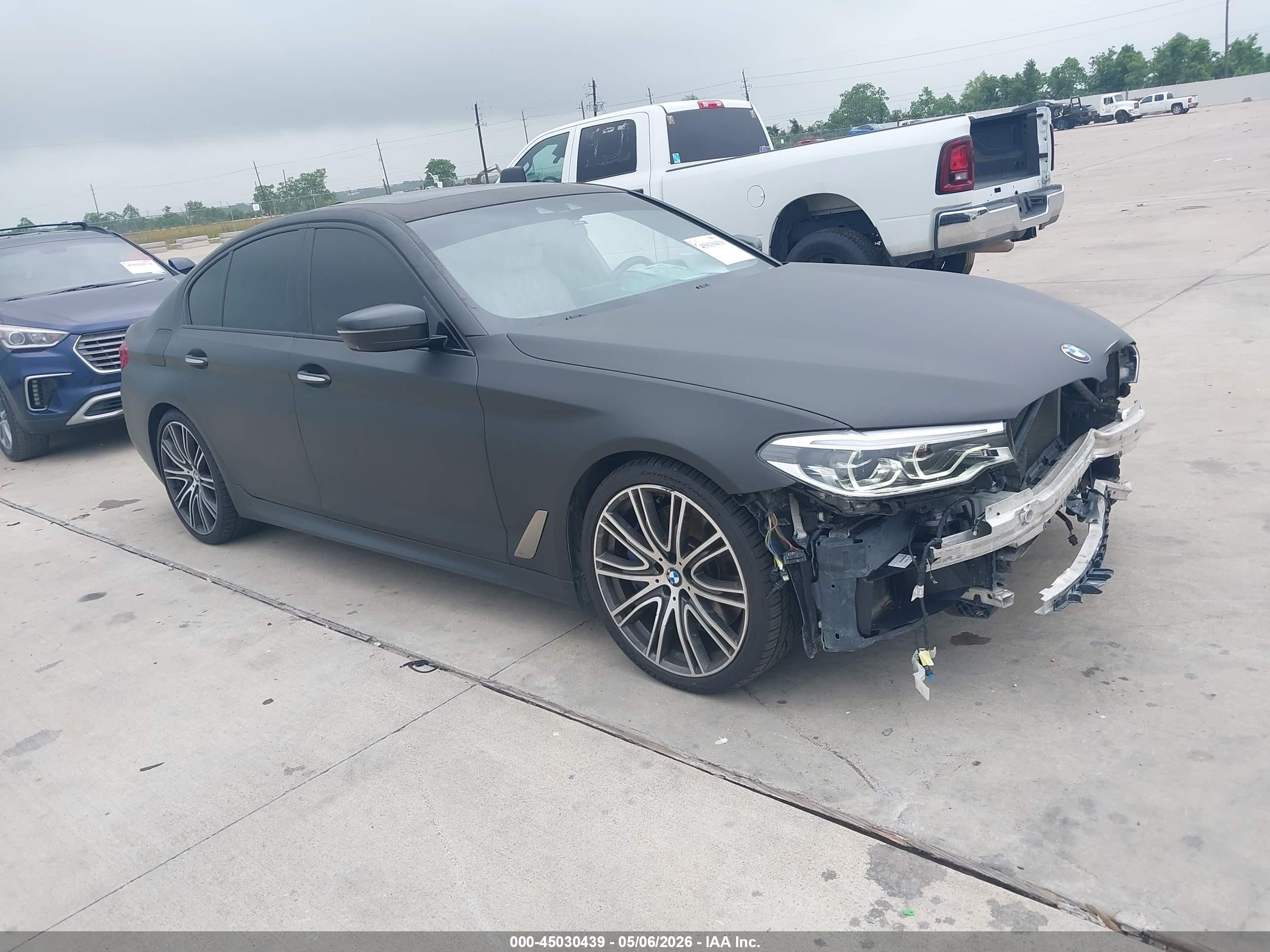 2018 BMW 5 Series M550i xDrive, VIN WBAJB9C57JB034949 — Front end
