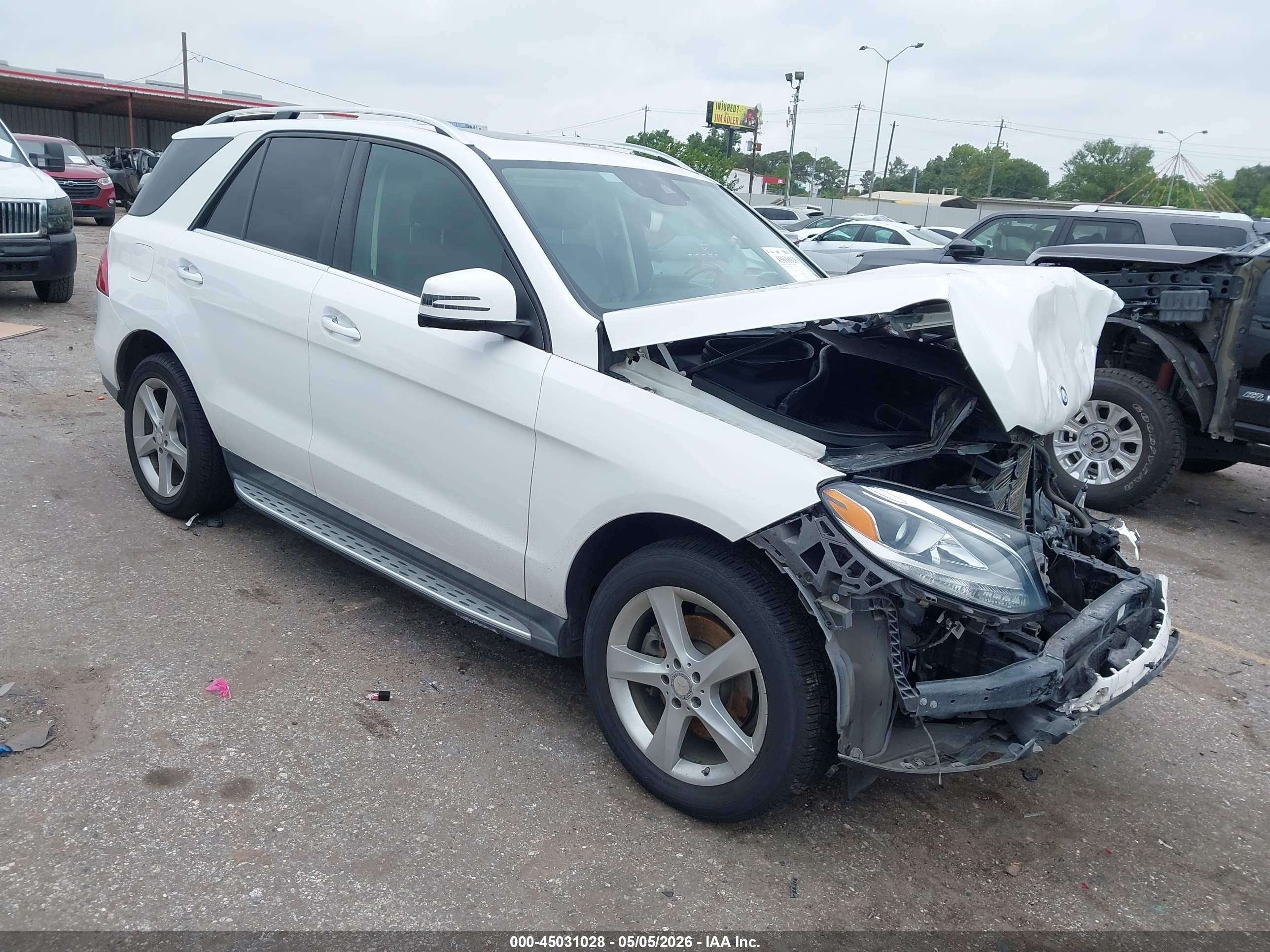 2016 Mercedes-Benz GLE 350, VIN 4JGDA5JB9GA735085 — Front end