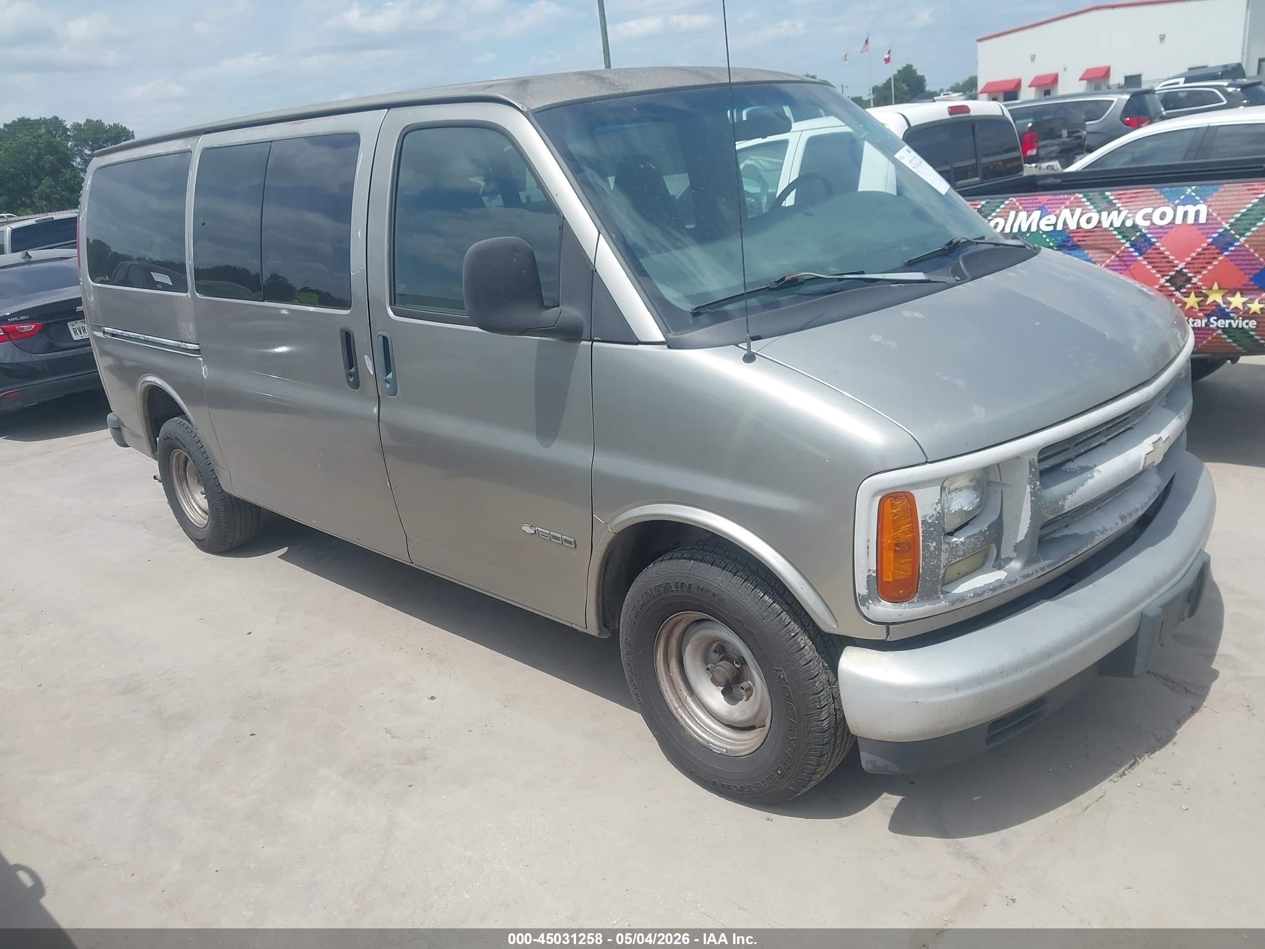 2002 Chevrolet Express, VIN 1GNFG15M121189933 — Normal wear