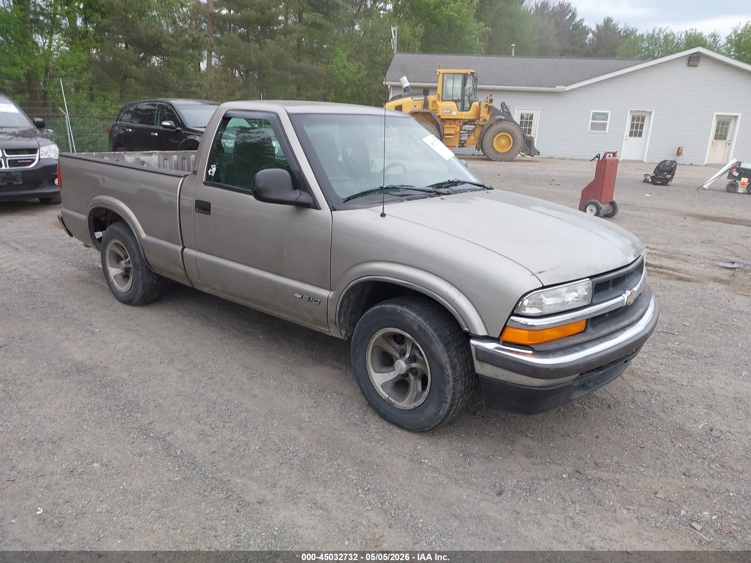 1998 Chevrolet S-10, VIN 1GCCS1441WK211845 — Normal wear