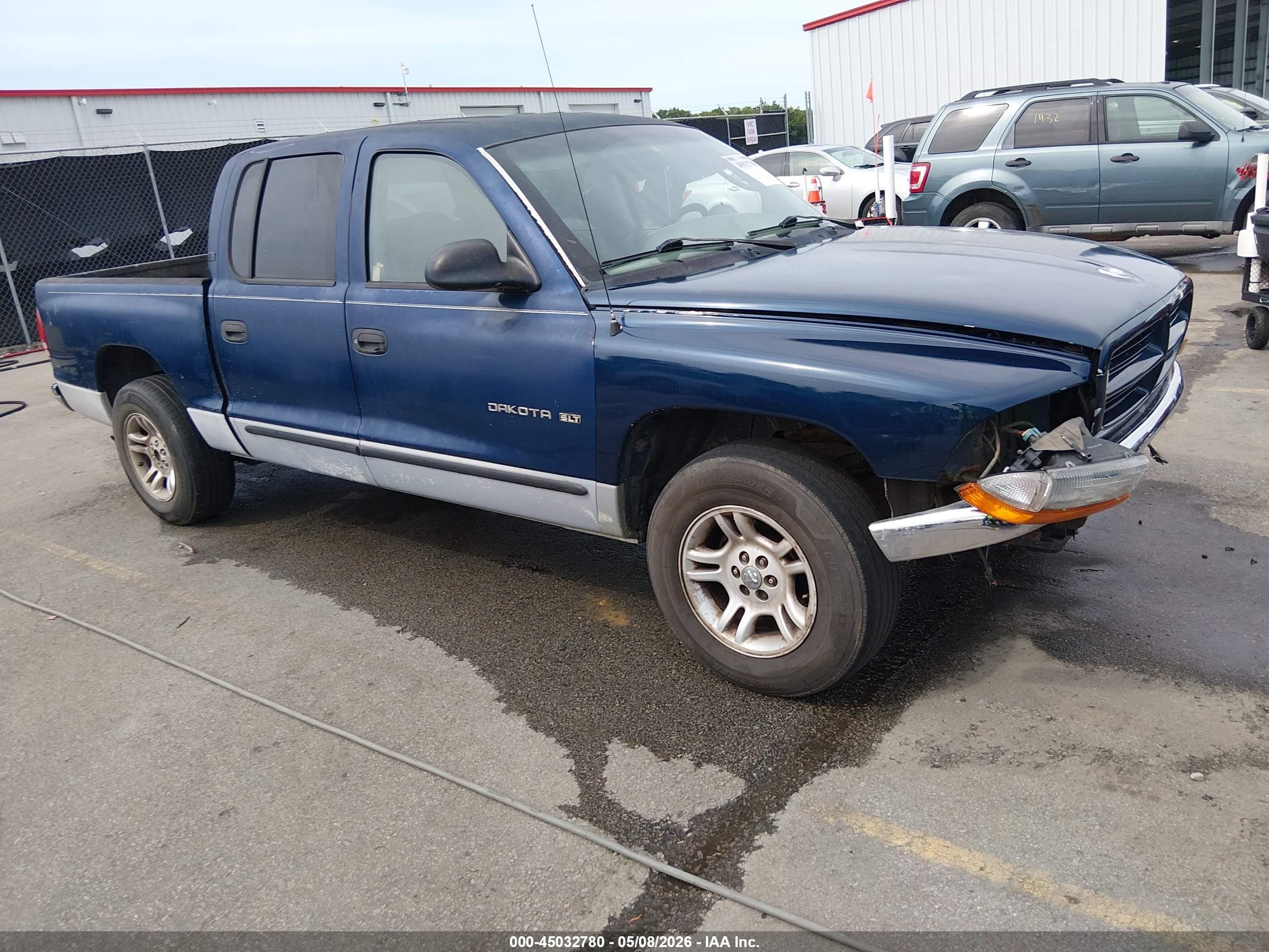 2000 Dodge Dakota Sport, VIN 1B7GL2AN9YS652434 — Перед