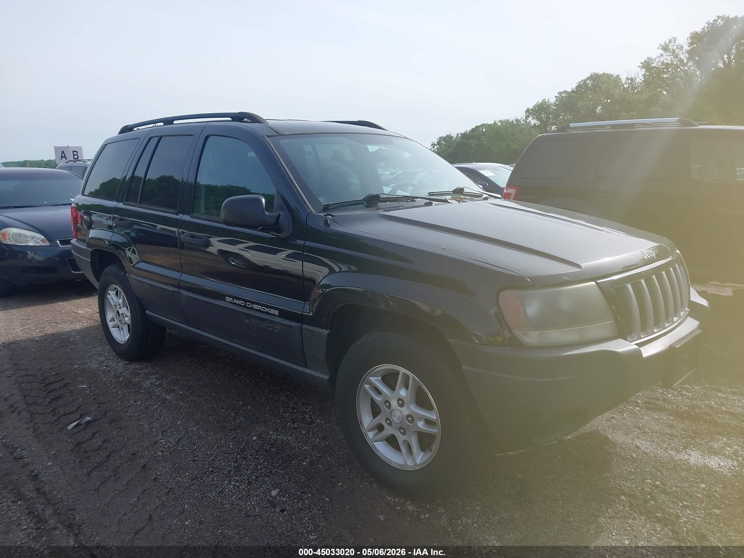 2004 Jeep Grand Cherokee Laredo, VIN 1J4GW48S94C372848 — Normal wear
