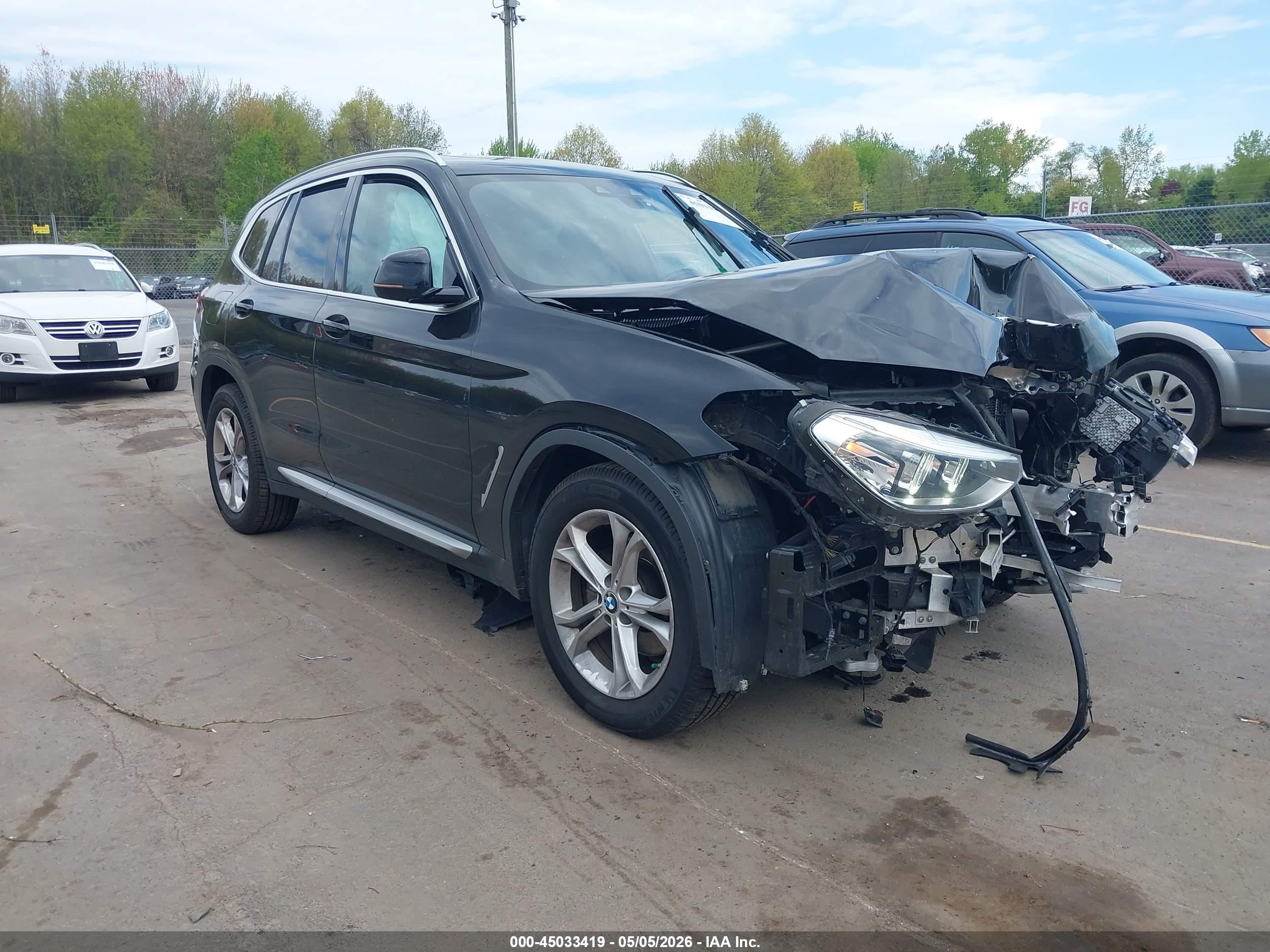 2021 BMW X3 xDrive30i, VIN 5UXTY5C04M9G61225 — Front end