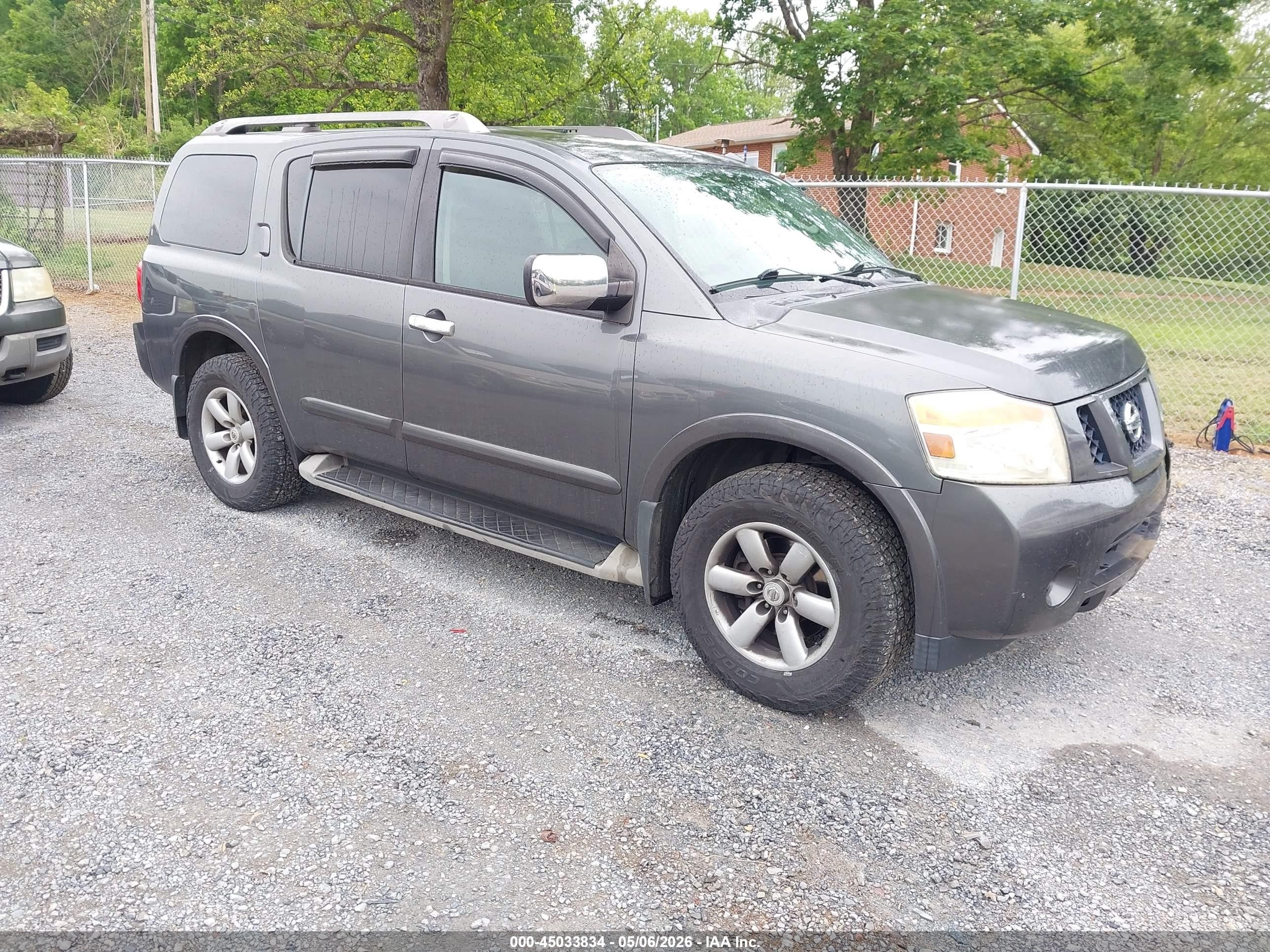 2011 Nissan Armada Platinum, VIN 5N1AA0NC8BN606720 — Front end