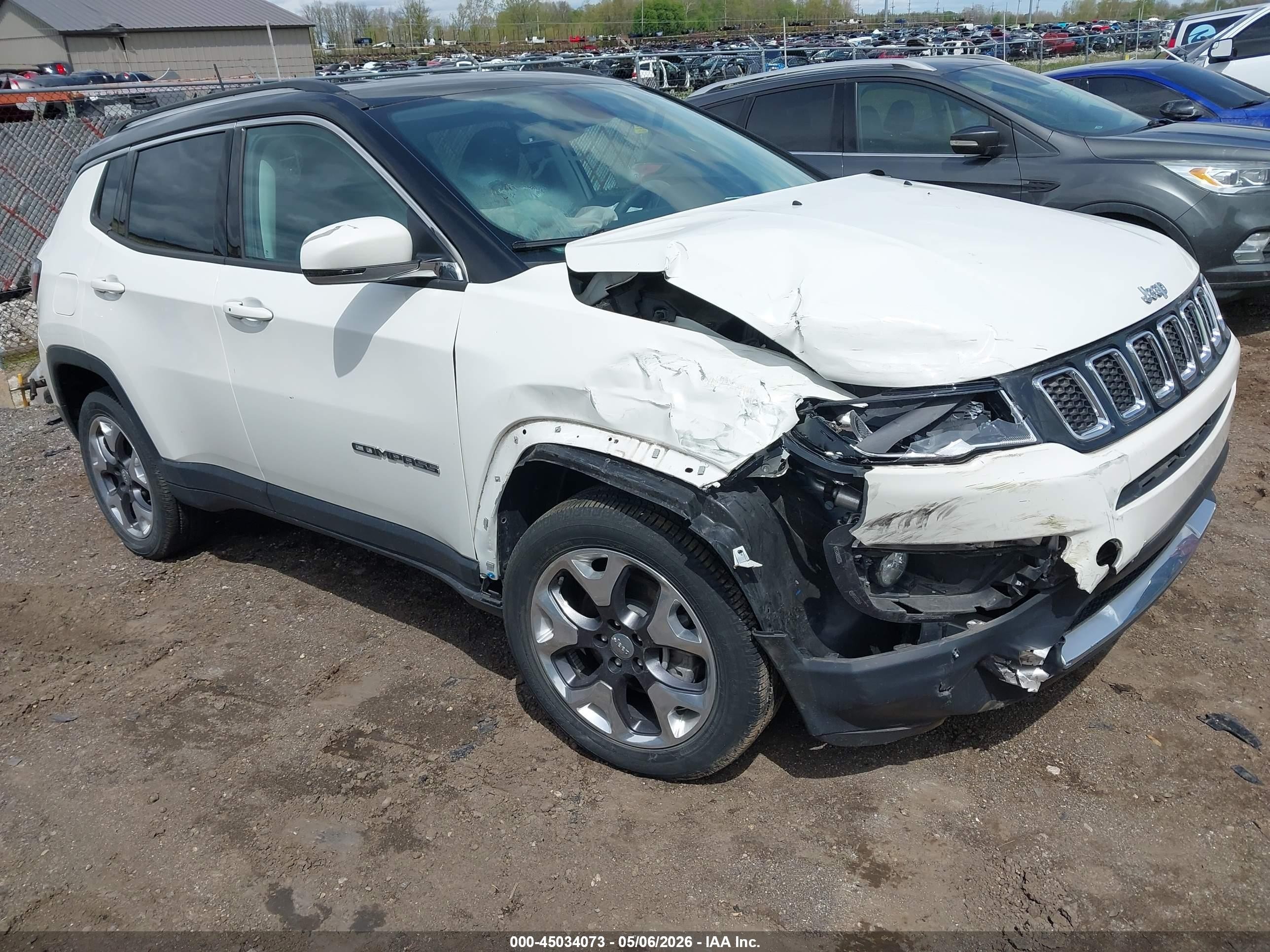 2020 Jeep Compass Limited, VIN 3C4NJDCB2LT244814 — Front end