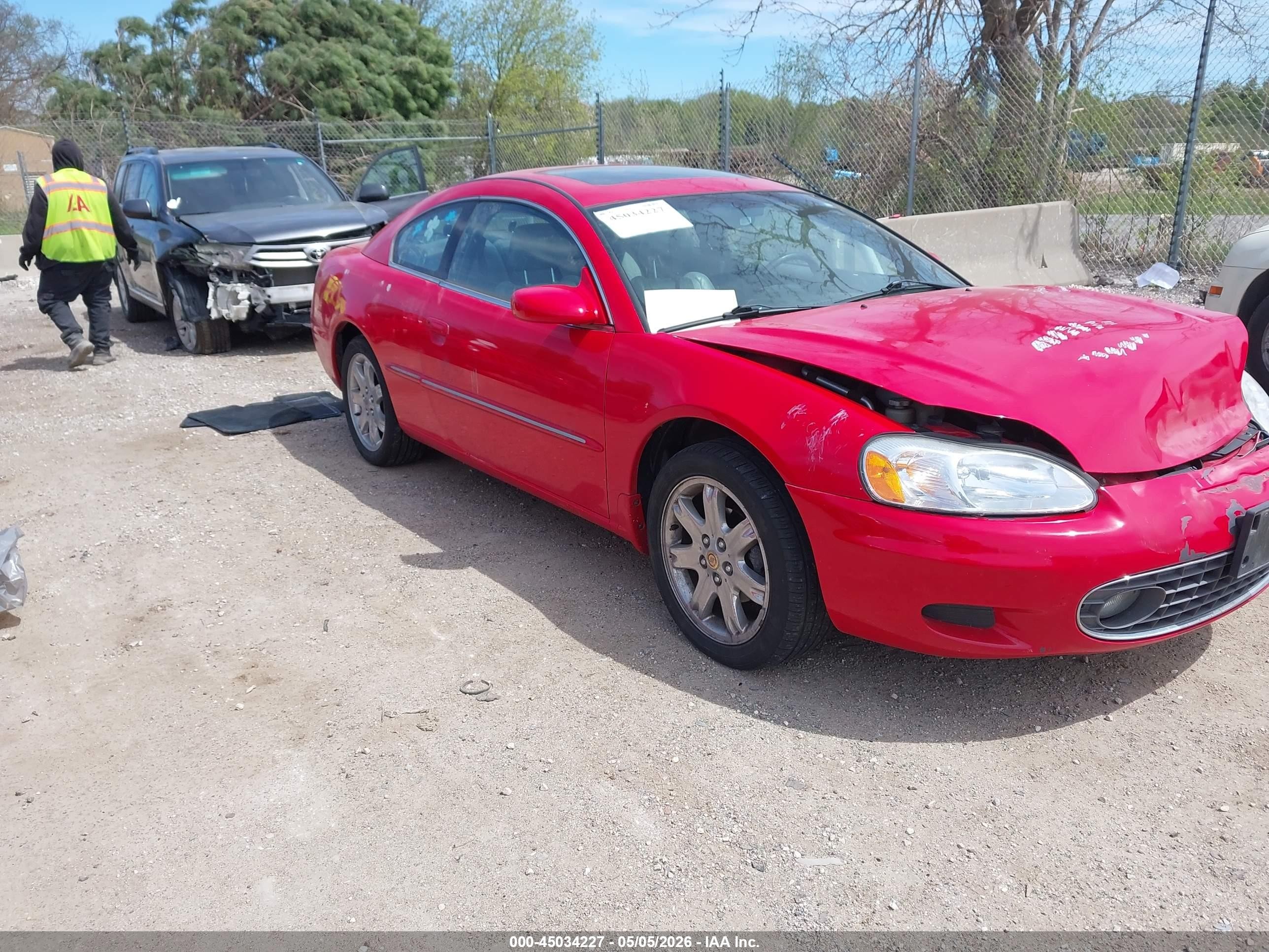 2002 Chrysler Sebring LXi, VIN 4C3AG52H22E112176 — Перед