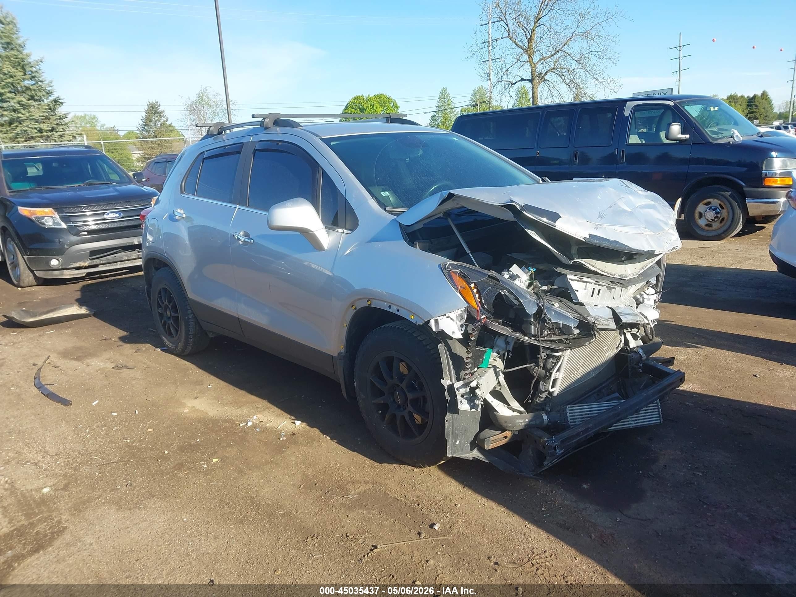 2020 Chevrolet Trax LT, VIN KL7CJLSB6LB007227 — Front end