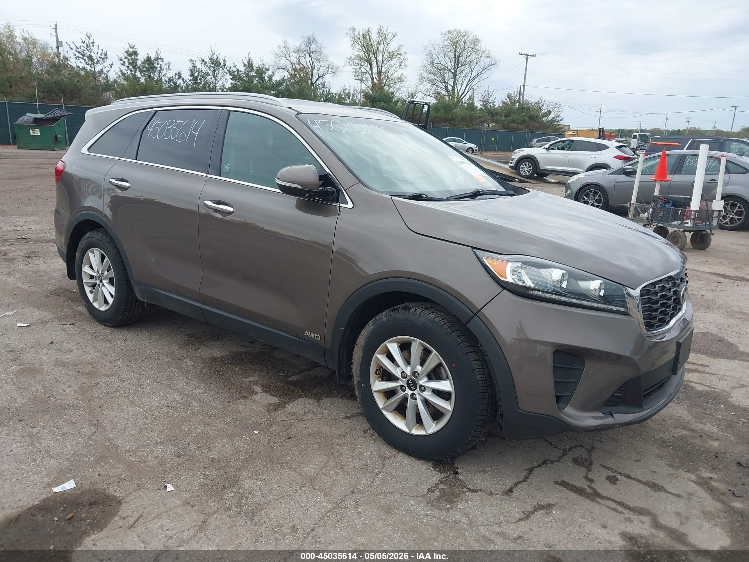 2019 Kia Sorento LX, VIN 5XYPGDA33KG574471 — Side