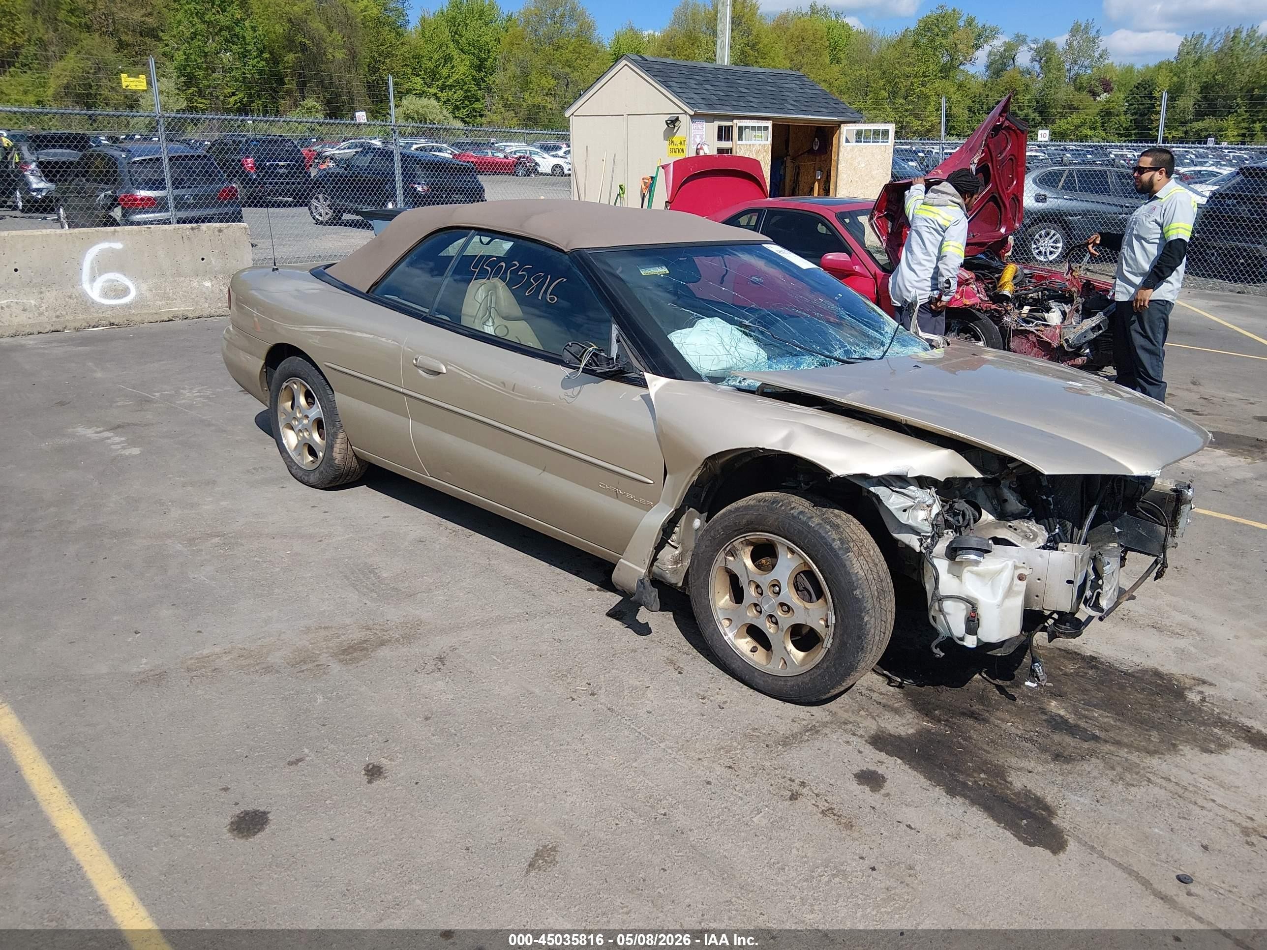 1999 Chrysler Sebring JXi, VIN 3C3EL55H3XT588762 — Перед