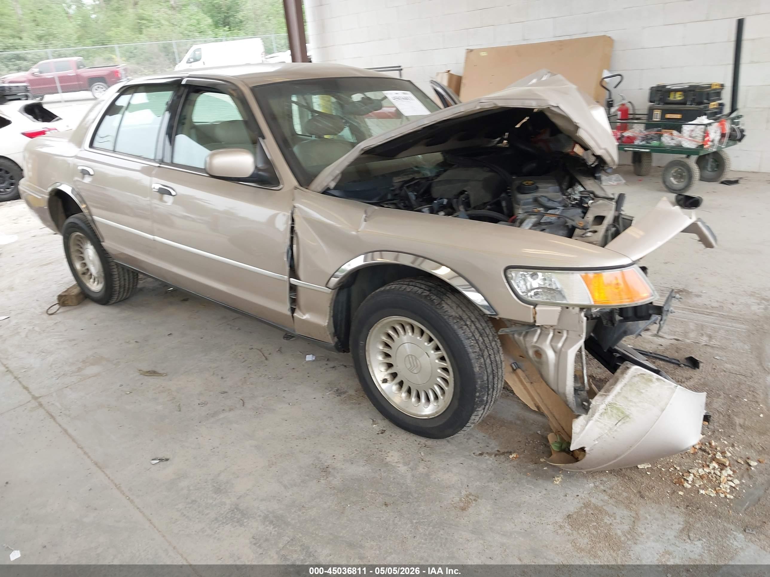 1998 Mercury Grand Marquis LS, VIN 2MEFM75WXWX658616 — Front end