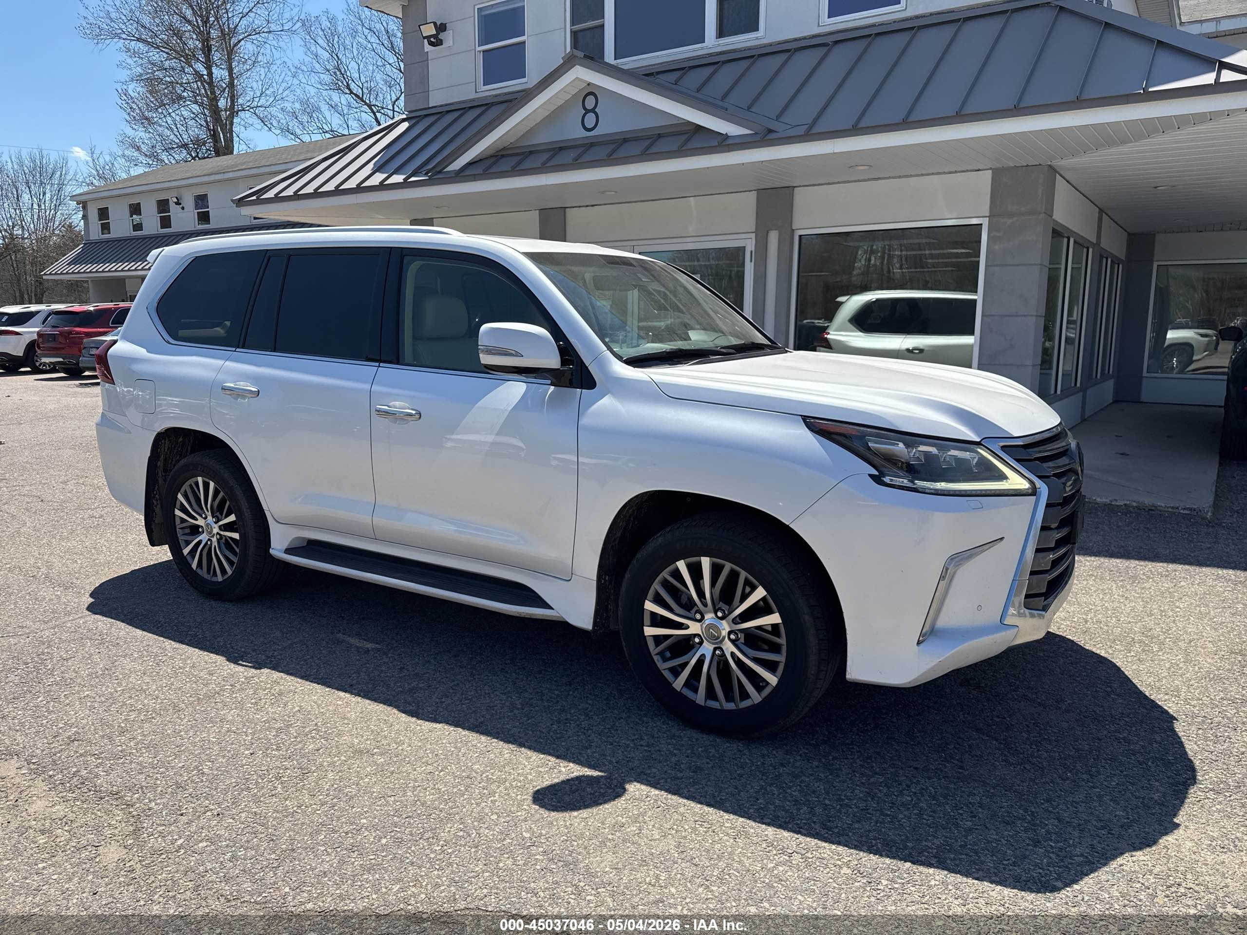 2018 Lexus LX 570, VIN JTJHY7AX2J4263193 — Normal wear