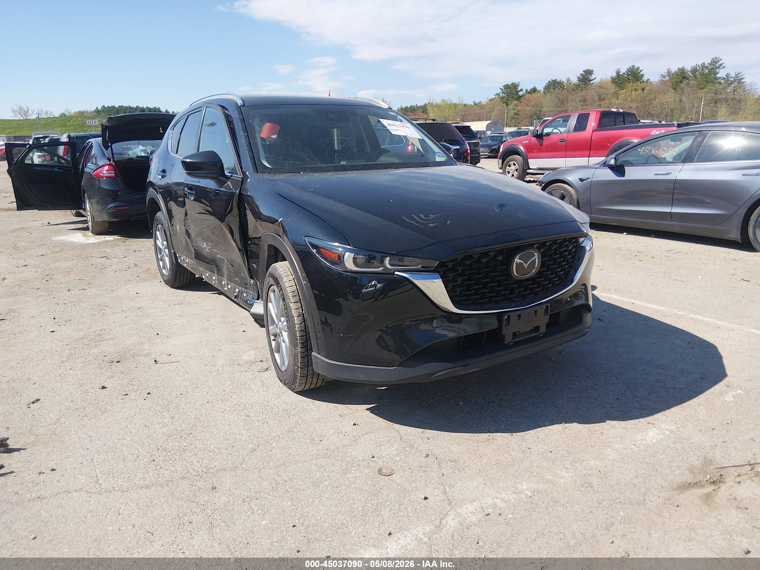 2022 Mazda CX-5 S Preferred, VIN JM3KFBCM4N1611465 — Бок