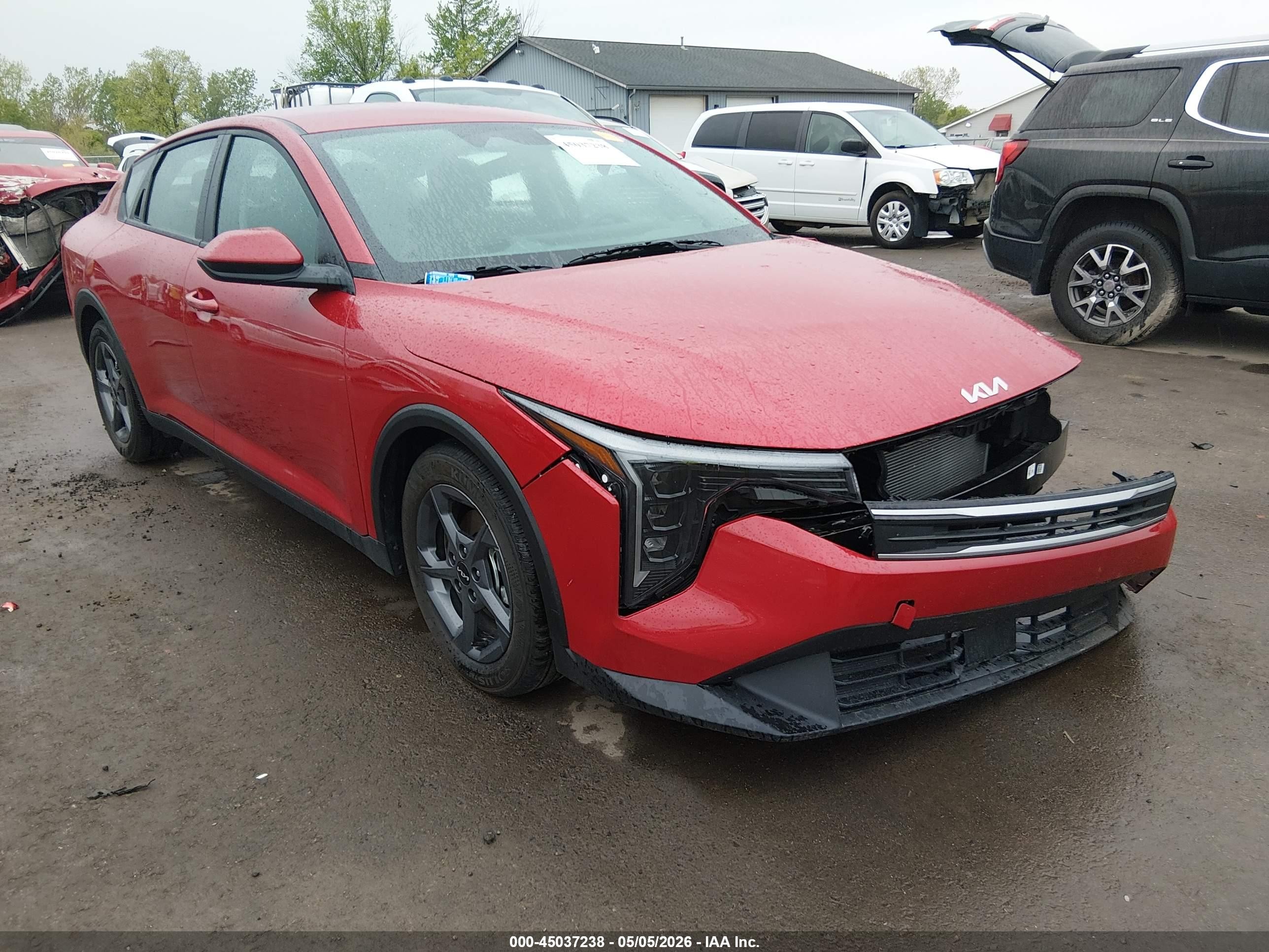 2025 Kia K4 LXS, VIN 3KPFT4DE8SE240986 — Front end