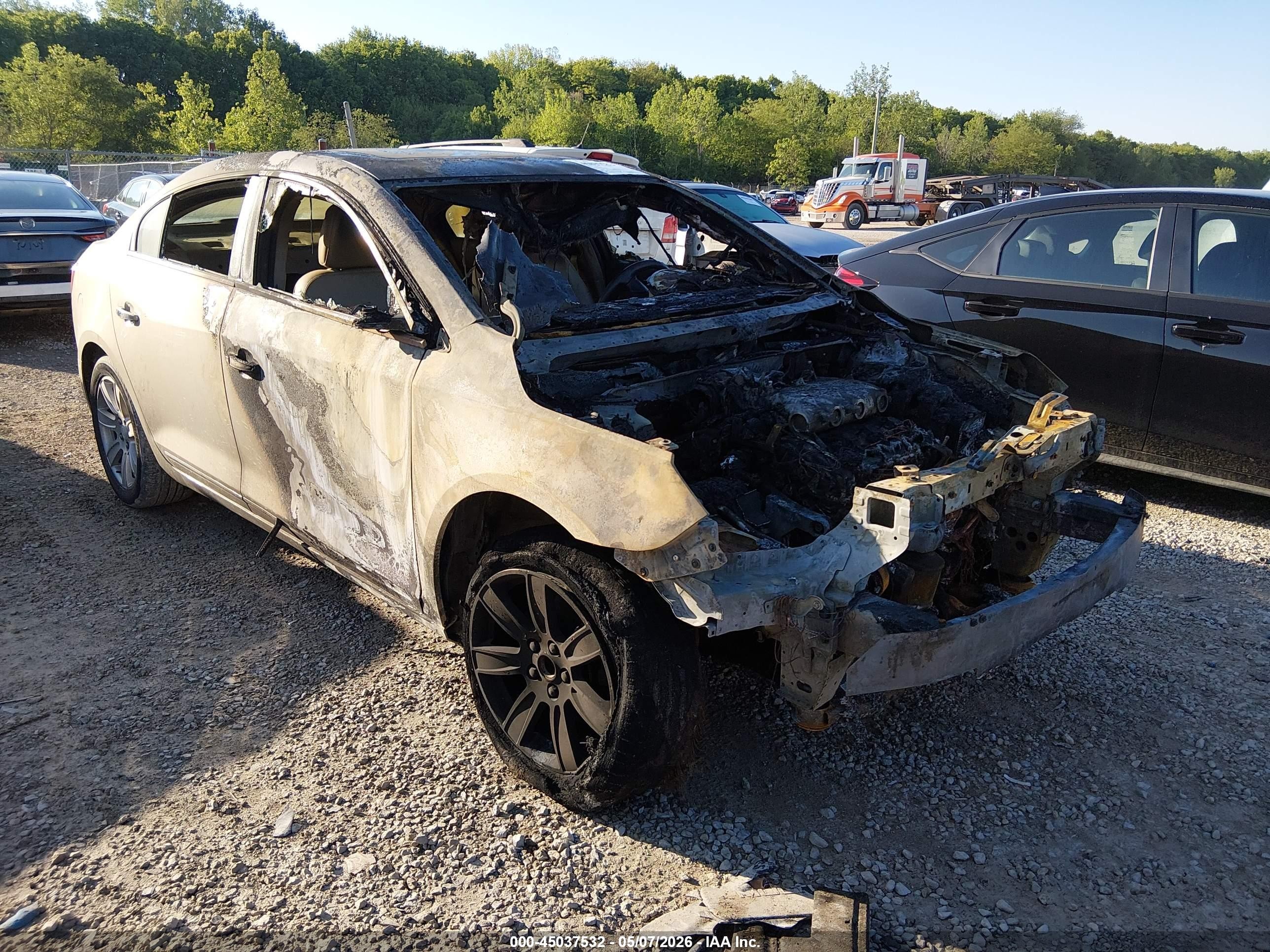 2011 Buick LaCrosse CXL, VIN 1G4GC5ED1BF208317 — Engine fire