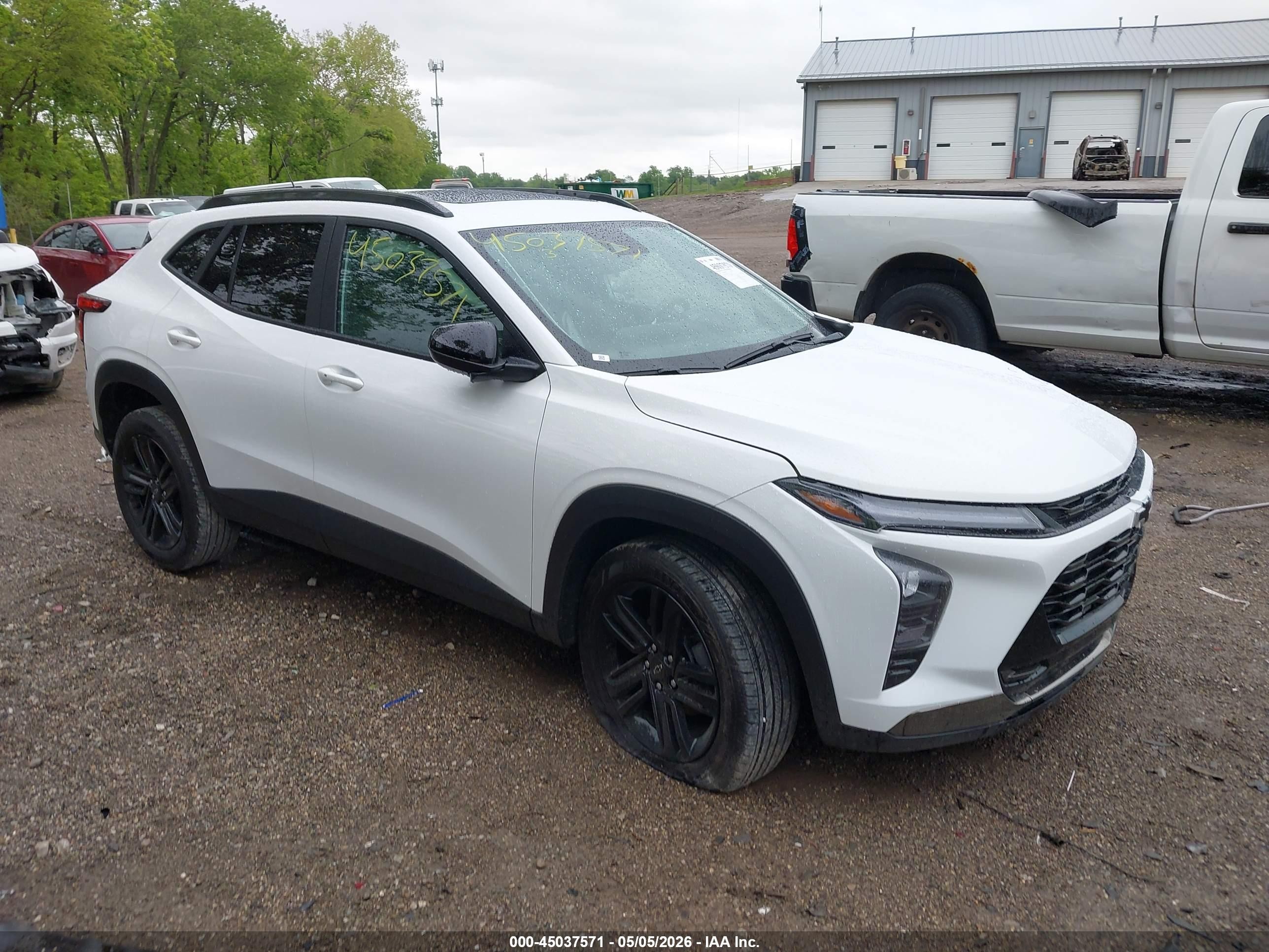 2025 Chevrolet Trax ACTIV, VIN KL77LKEP7SC336153 — Front end