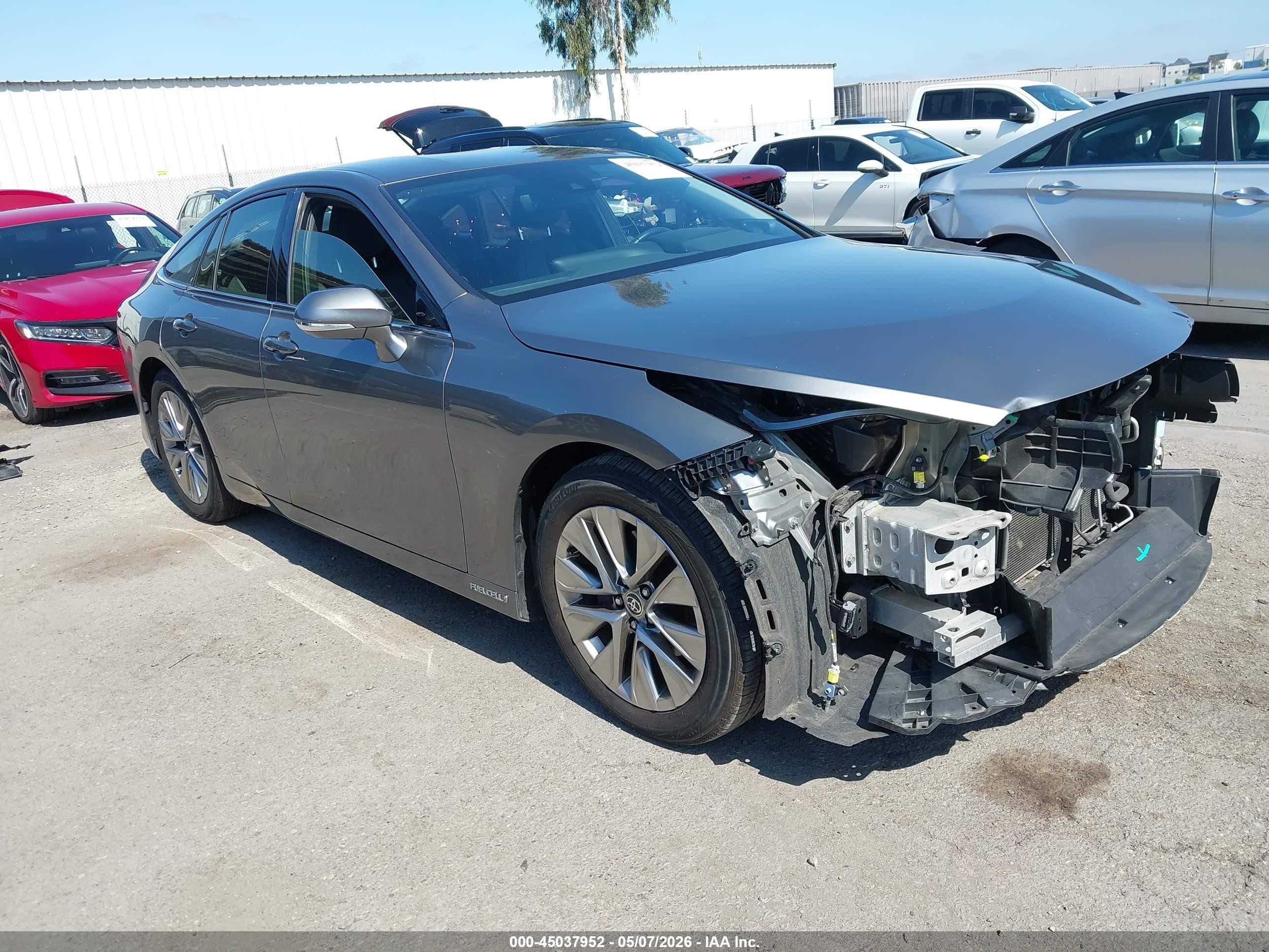 2022 Toyota Mirai XLE, VIN JTDAAAAA9NA005150 — Перед