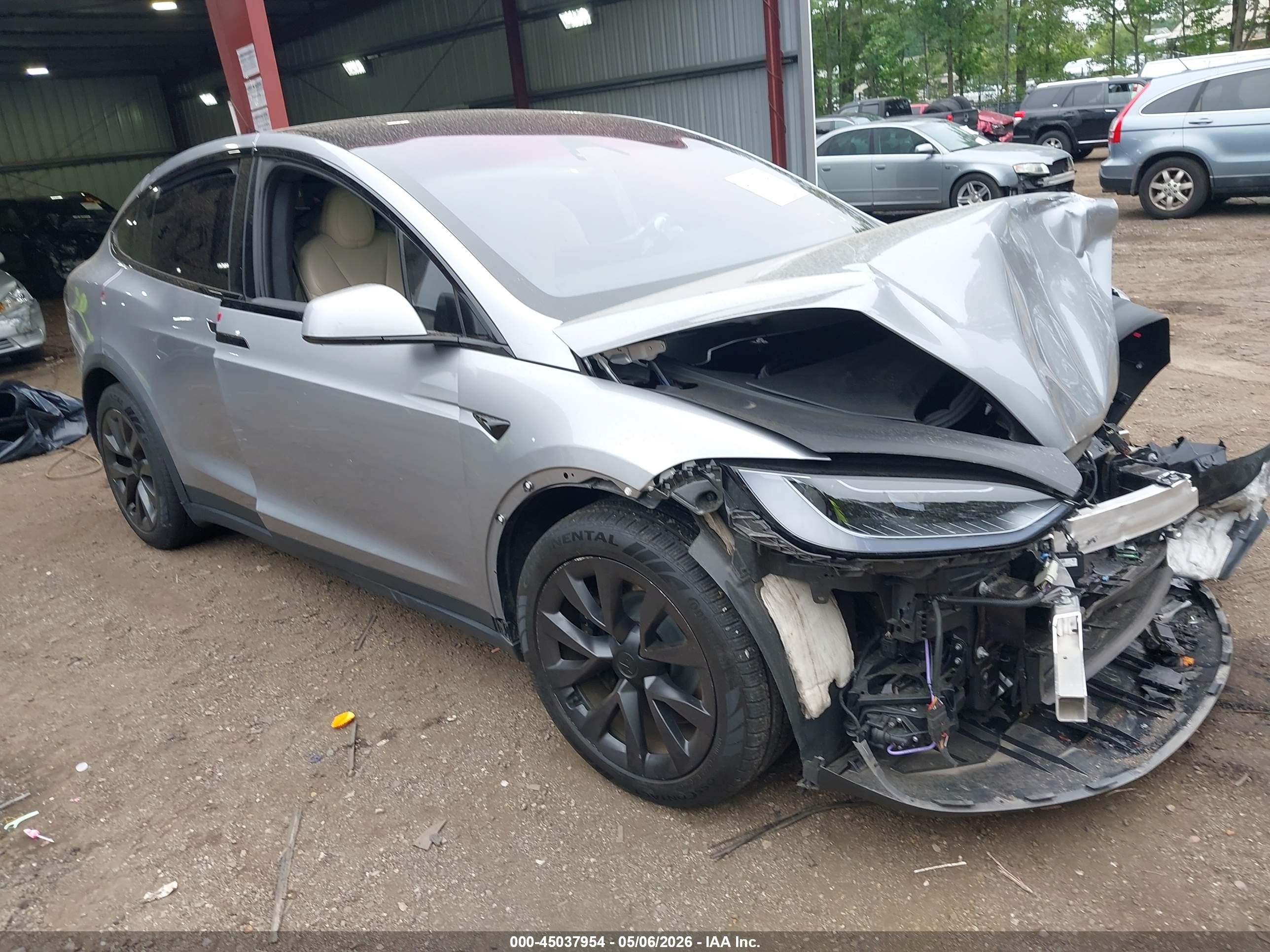 2025 Tesla Model X, VIN 7SAXCDE54SF472338 — Front end