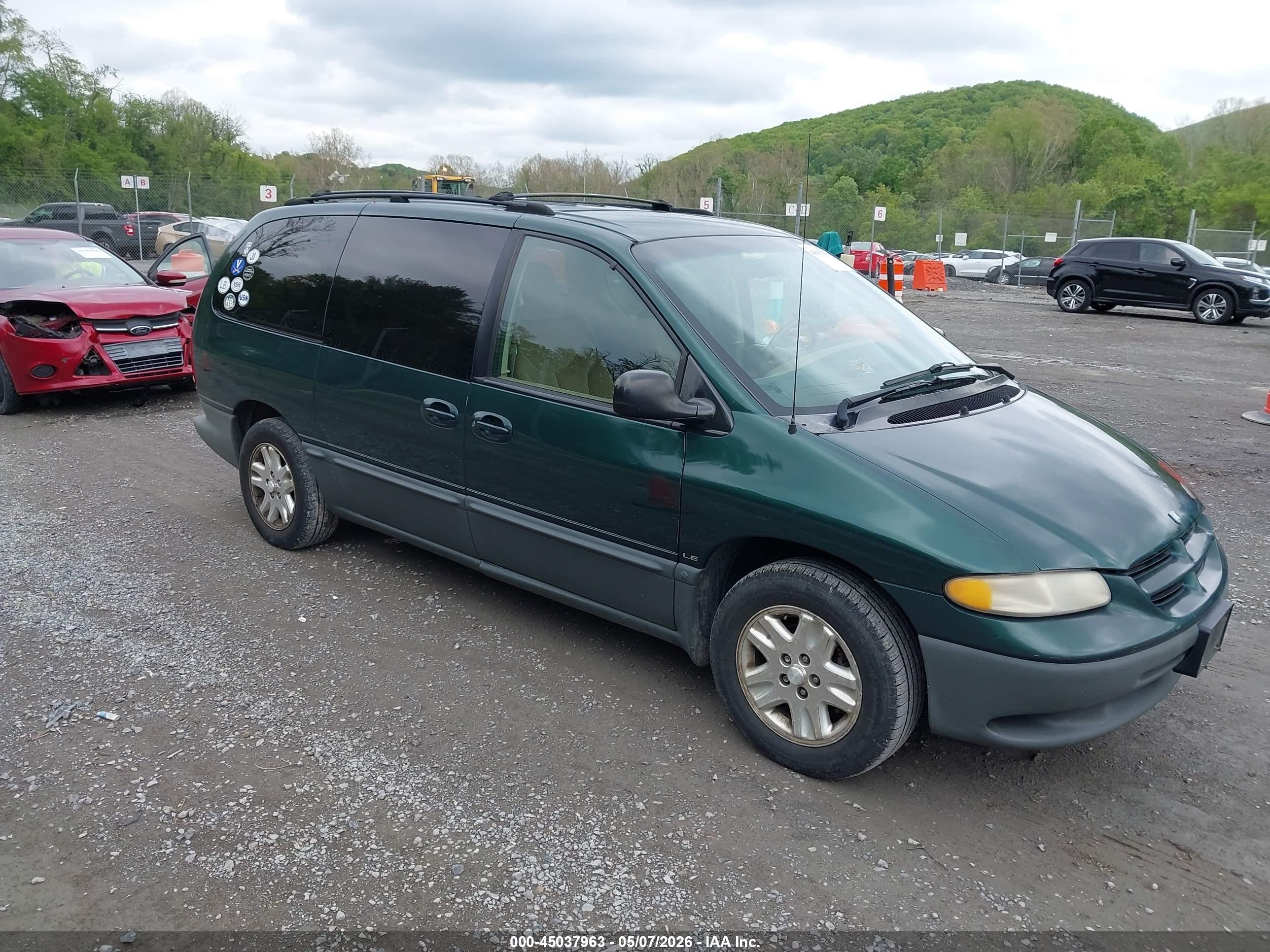 1997 Dodge Caravan LE, VIN 1B4GP54L5VB205365 — Normal wear