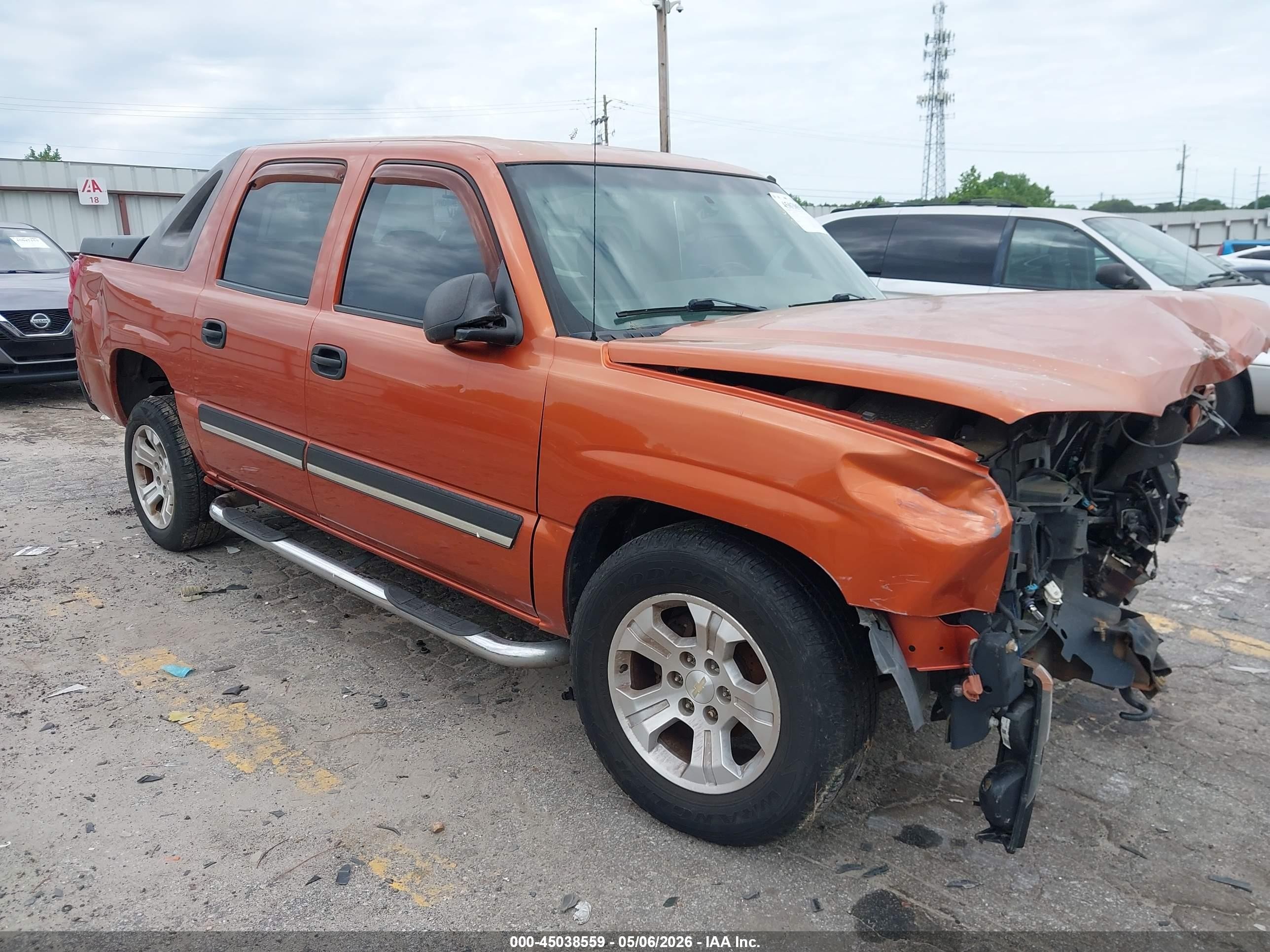 2004 Chevrolet Avalanche Z66, VIN 3GNEC12T04G329400 — Front end