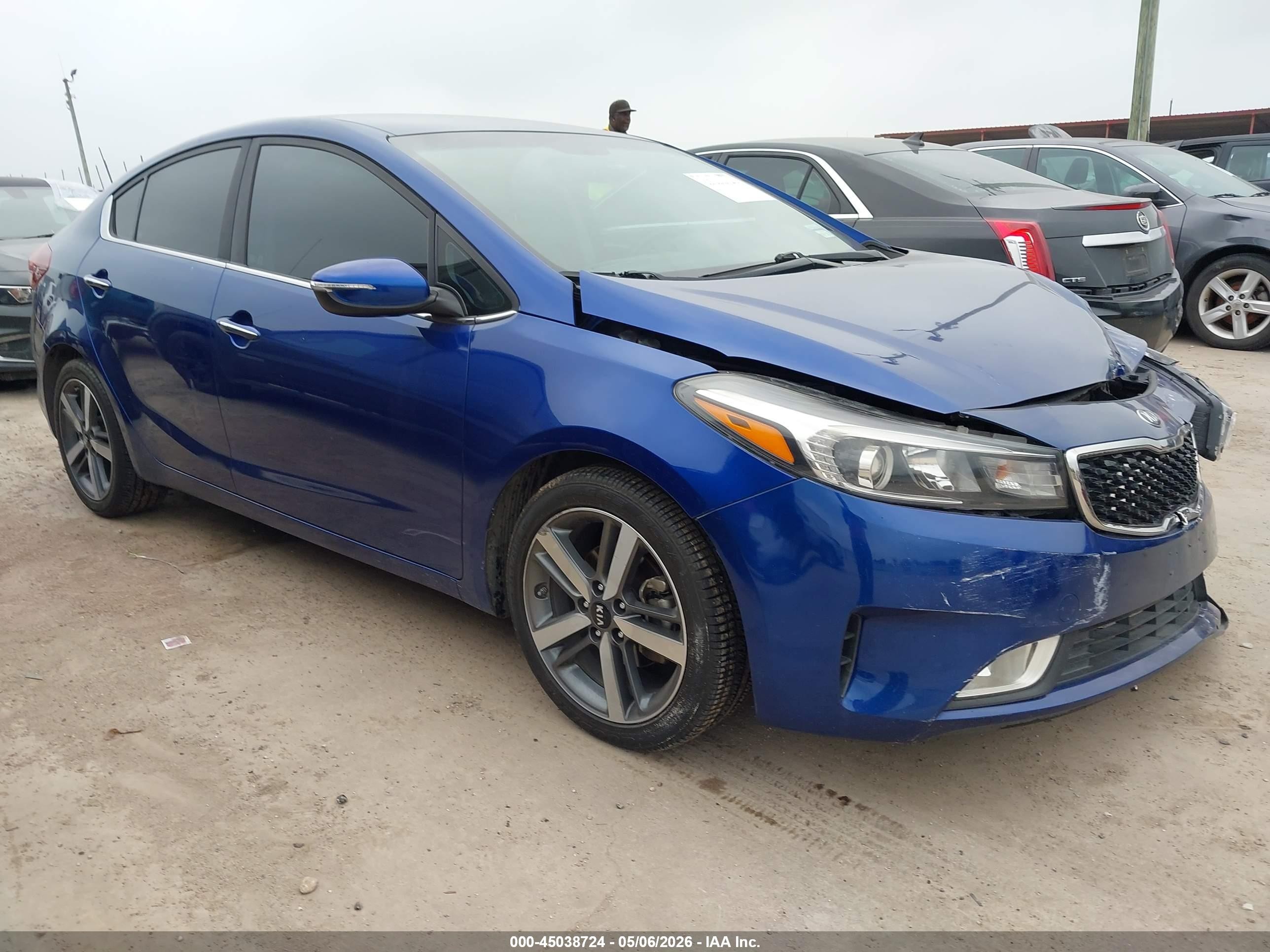 2017 Kia Forte EX, VIN 3KPFL4A84HE038959 — Front end