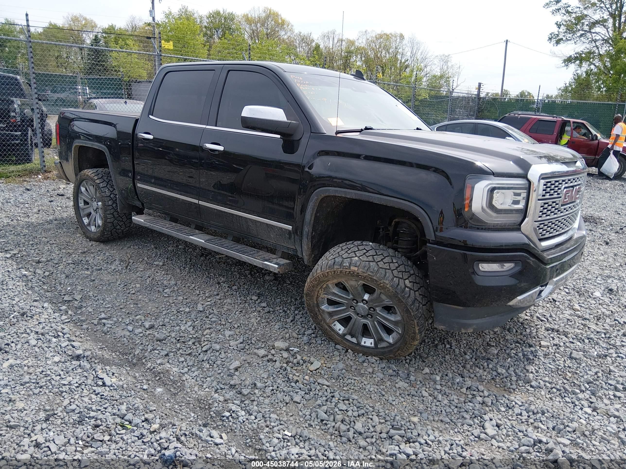 2018 GMC Sierra 1500 Denali, VIN 3GTU2PEJ2JG119171 — Front end