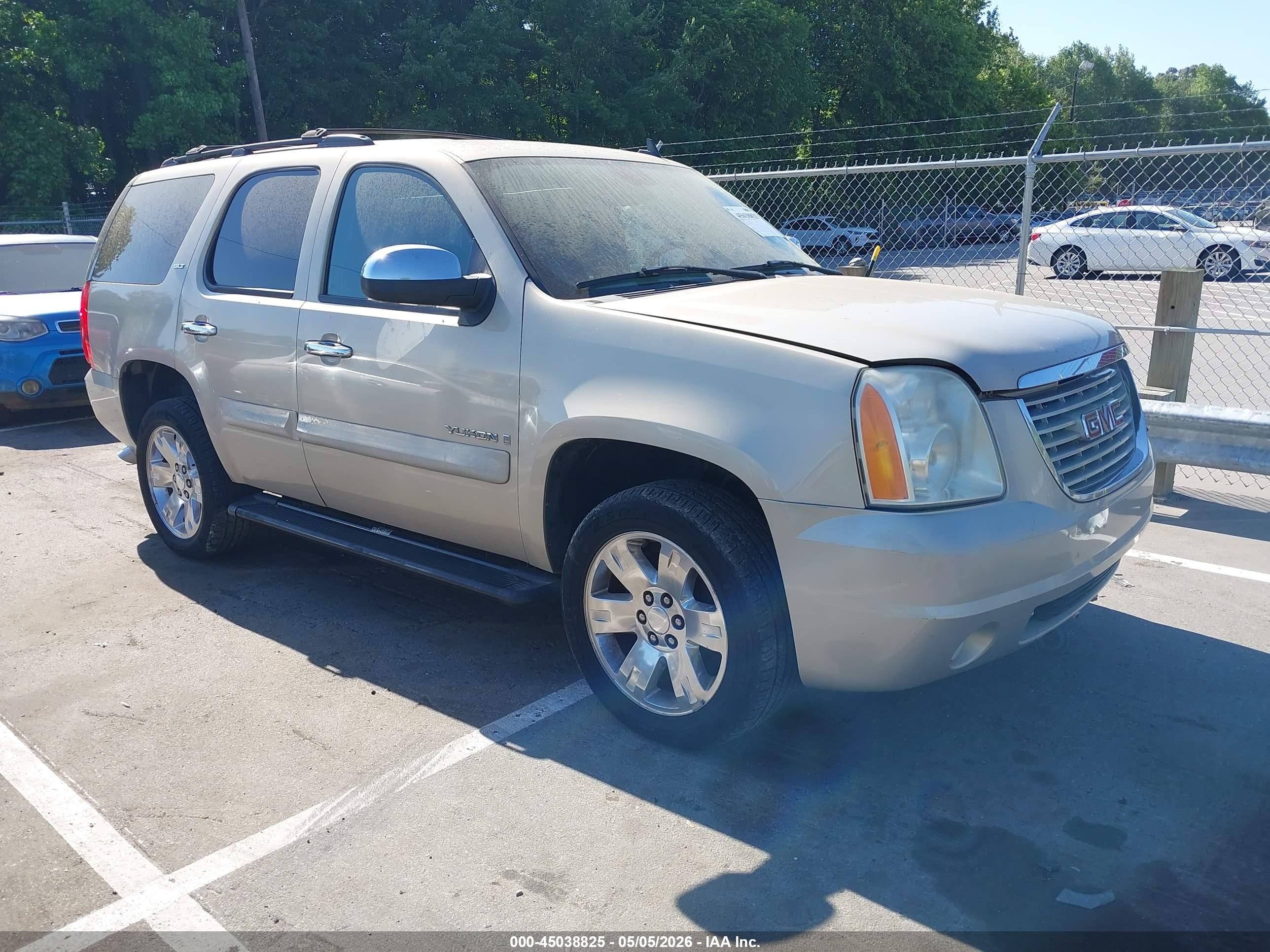 2007 GMC Yukon SLT, VIN 1GKFK13047R376989 — Normal wear
