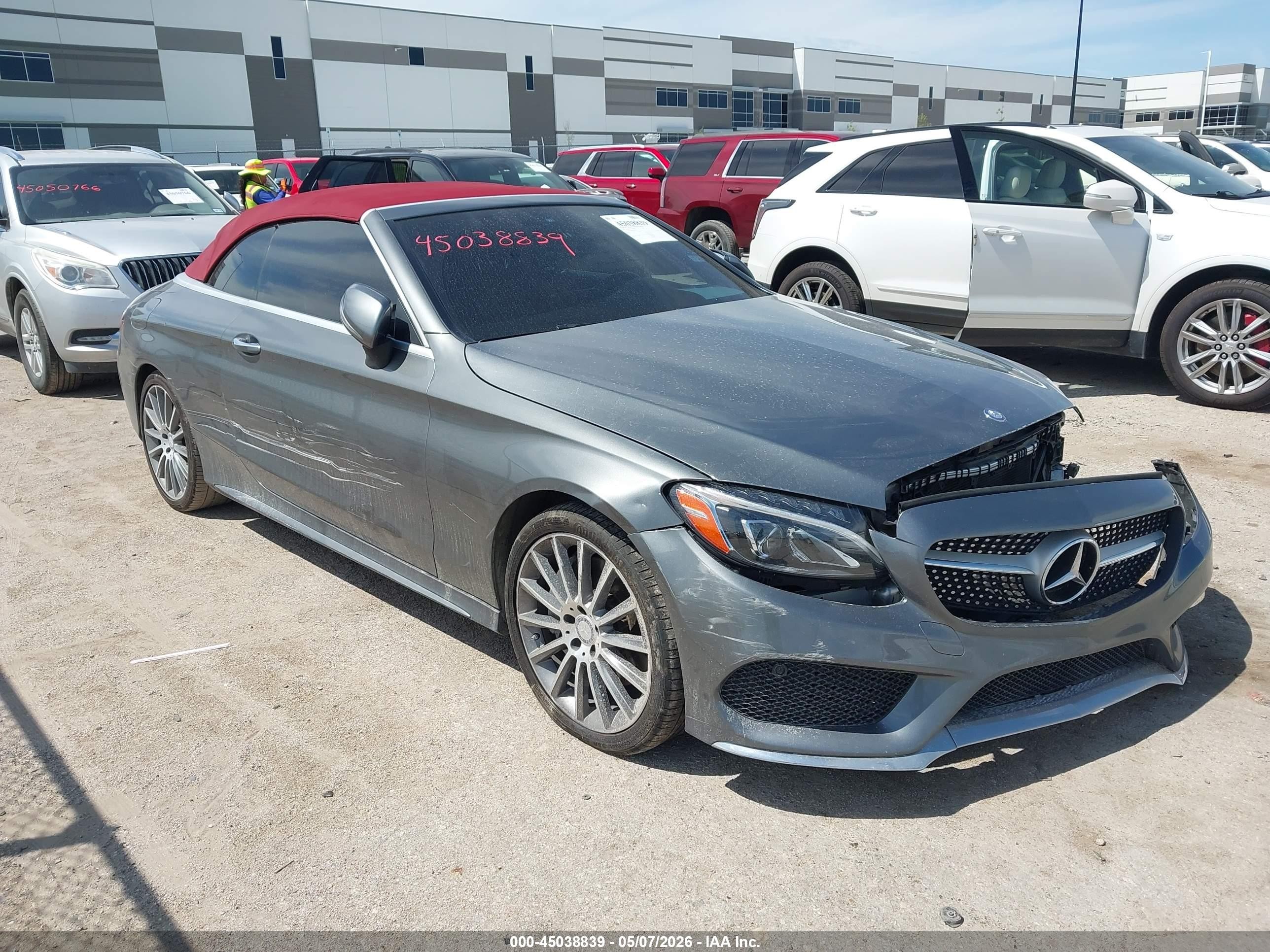 2017 Mercedes-Benz C 300, VIN WDDWK4JB0HF420576 — Перед