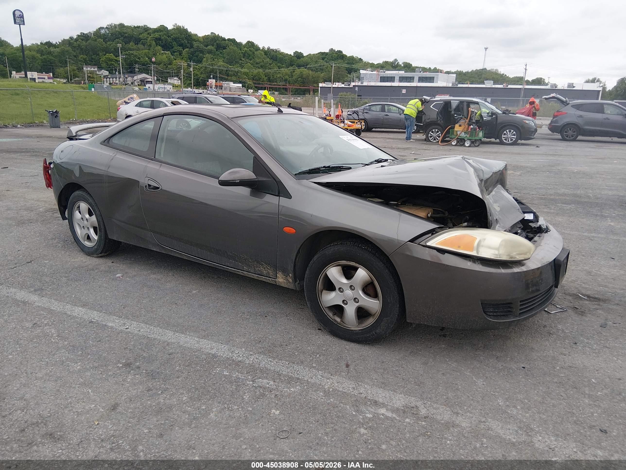 2001 Mercury Cougar, VIN 1ZWFT603315606971 — Front end