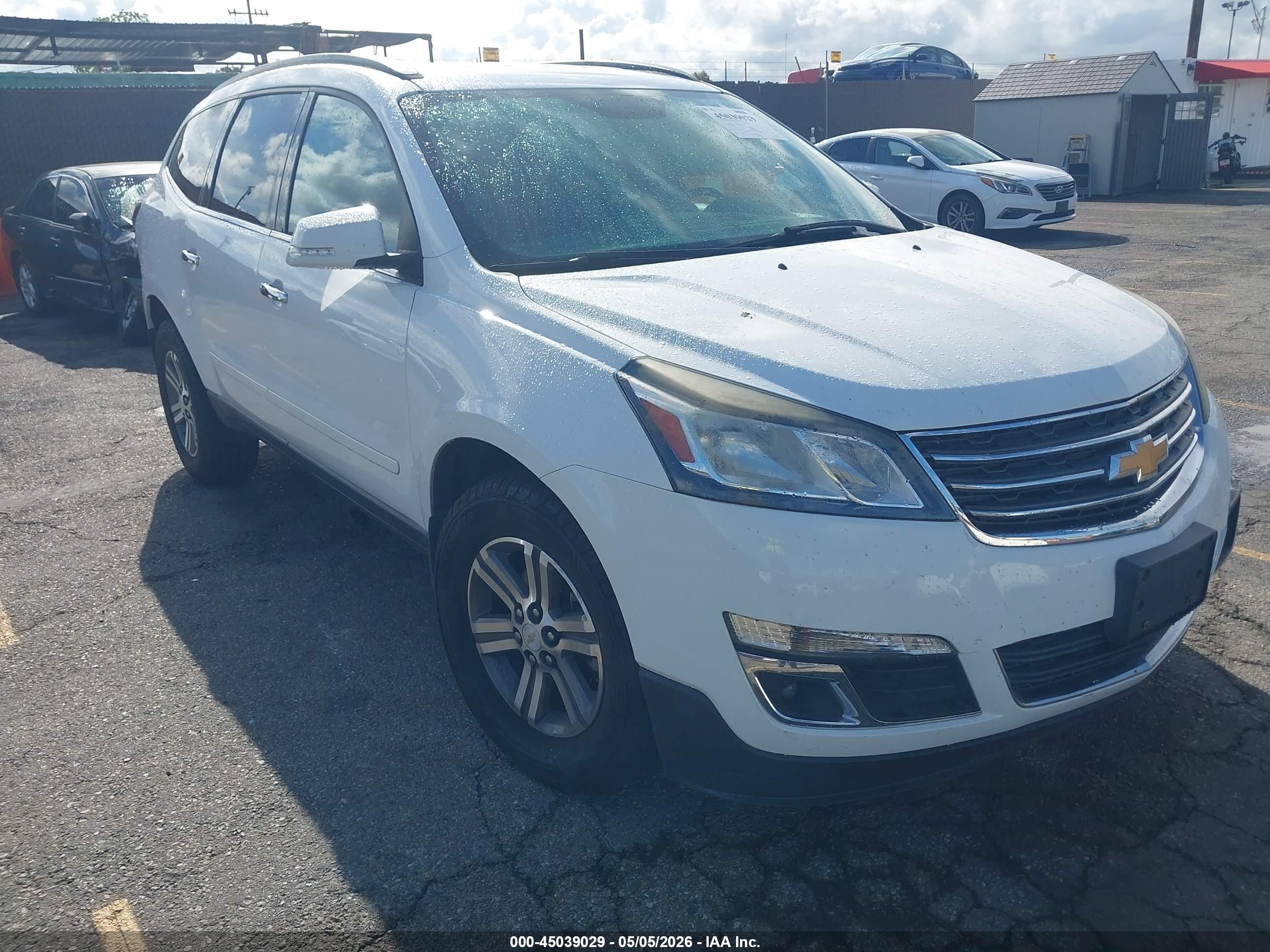 2017 Chevrolet Traverse LT, VIN 1GNKRGKD6HJ277062 — Side