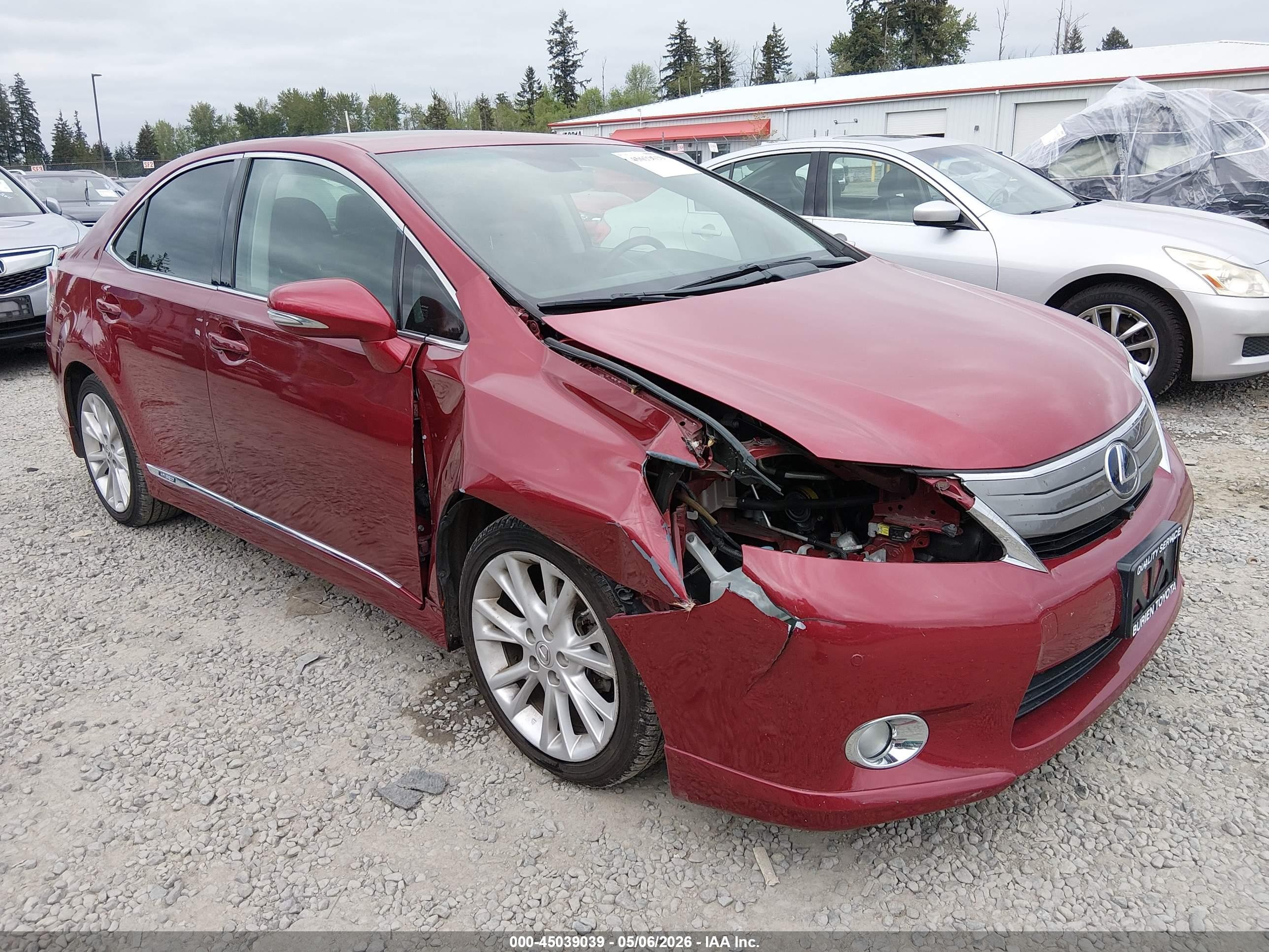 2010 Lexus HS 250h Premium, VIN JTHBB1BA9A2020704 — Front end