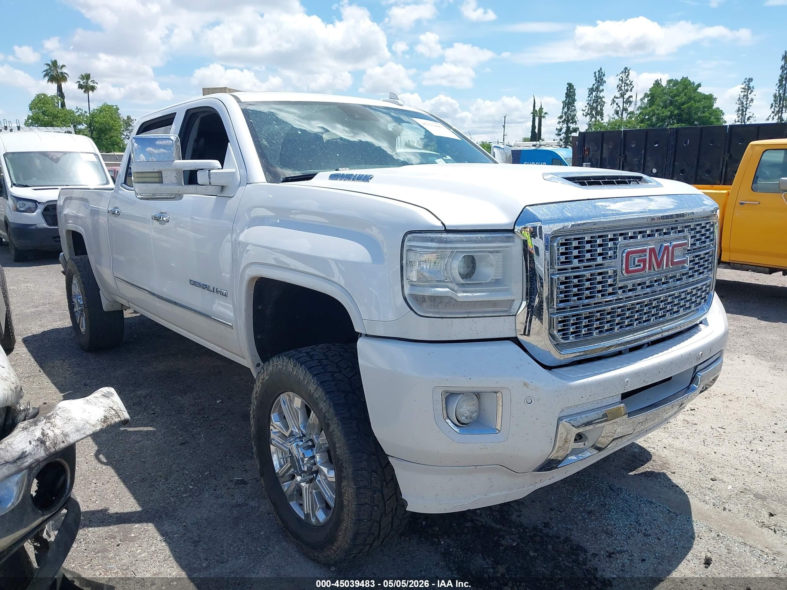 2018 GMC Sierra 2500HD Denali, VIN 1GT12UEY5JF195113 — Повреждение рамы