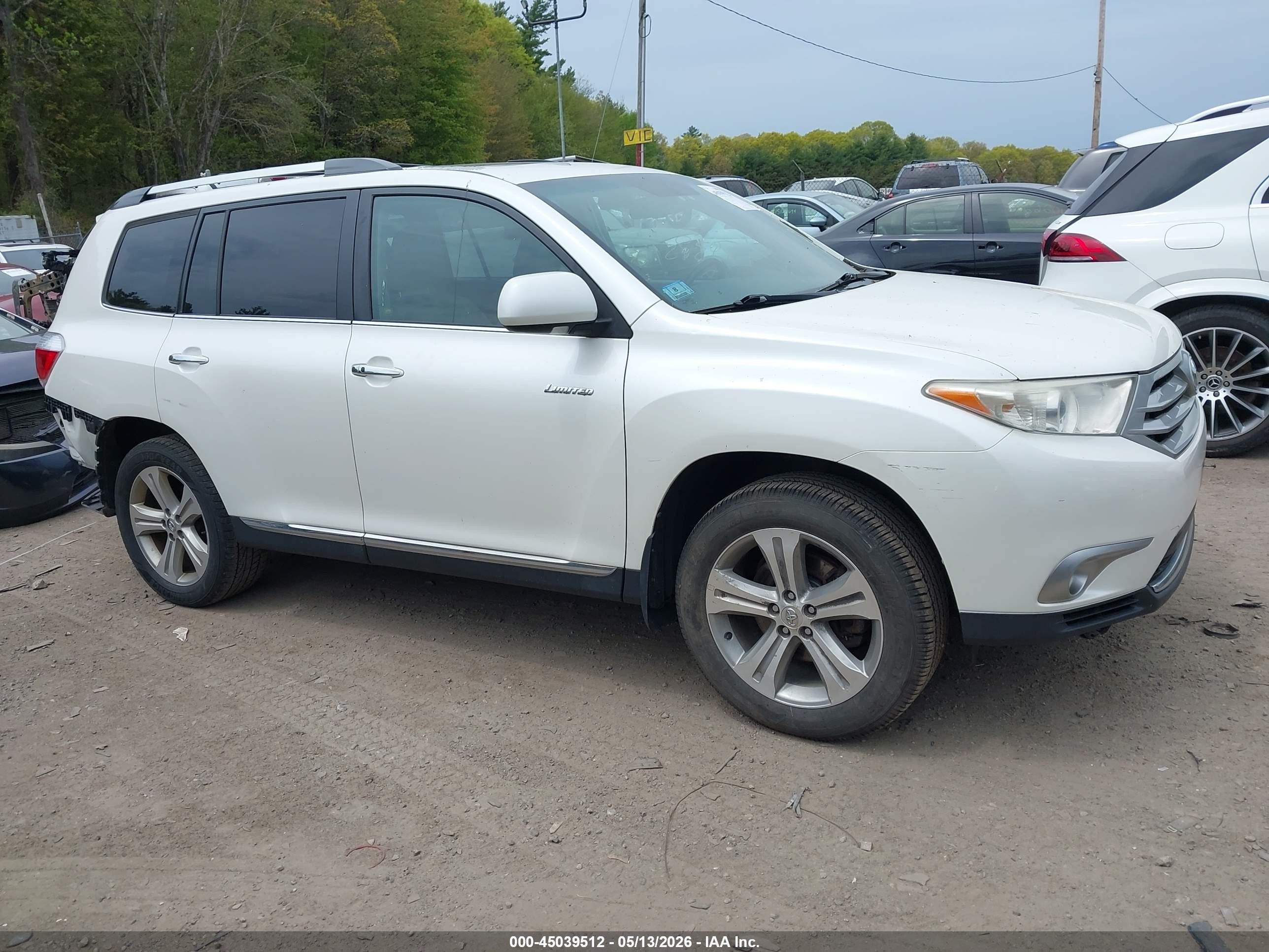 2013 Toyota Highlander Limited, VIN 5TDDK3EH0DS244925 — Rear end