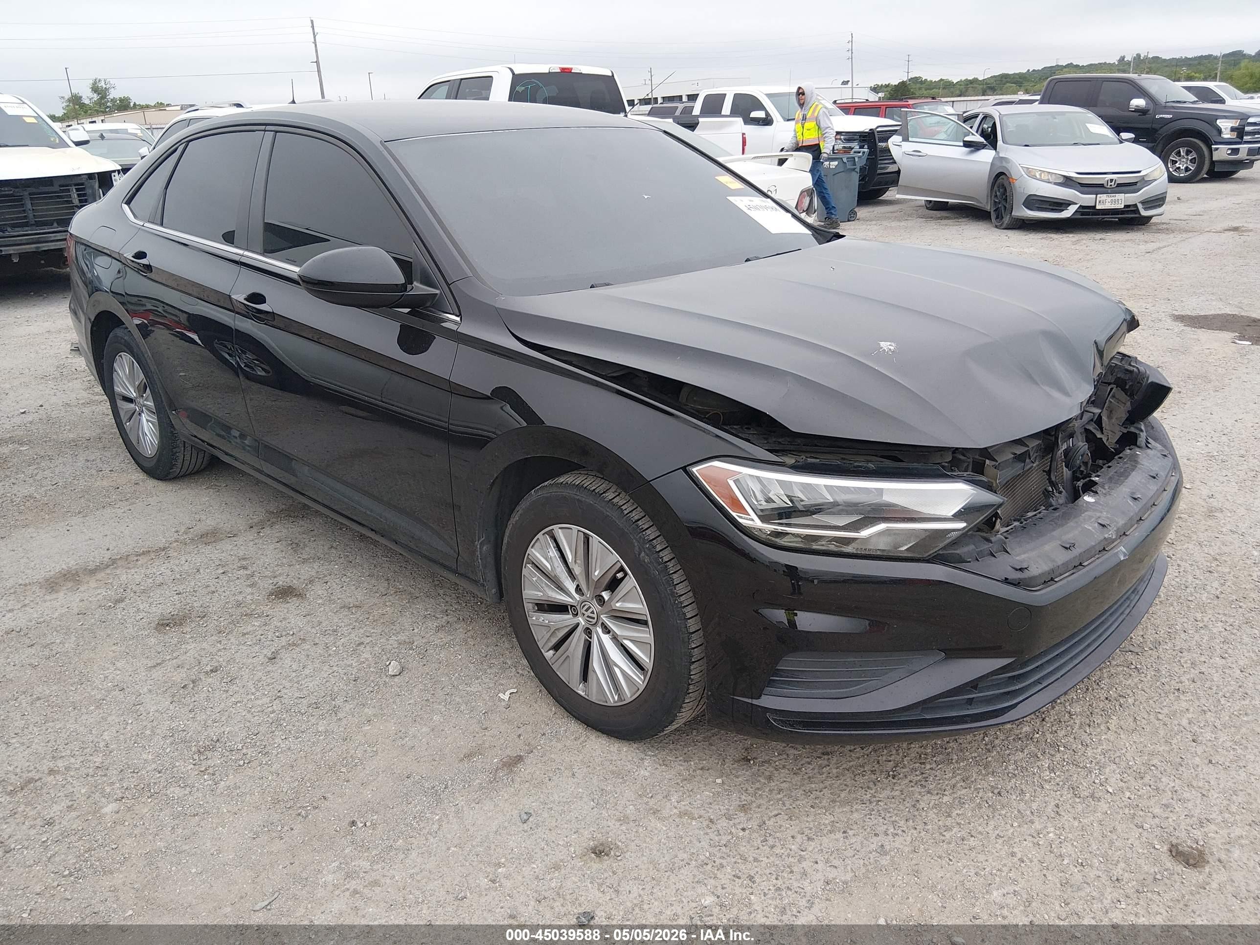 2019 Volkswagen Jetta S, VIN 3VWC57BUXKM054829 — Перед