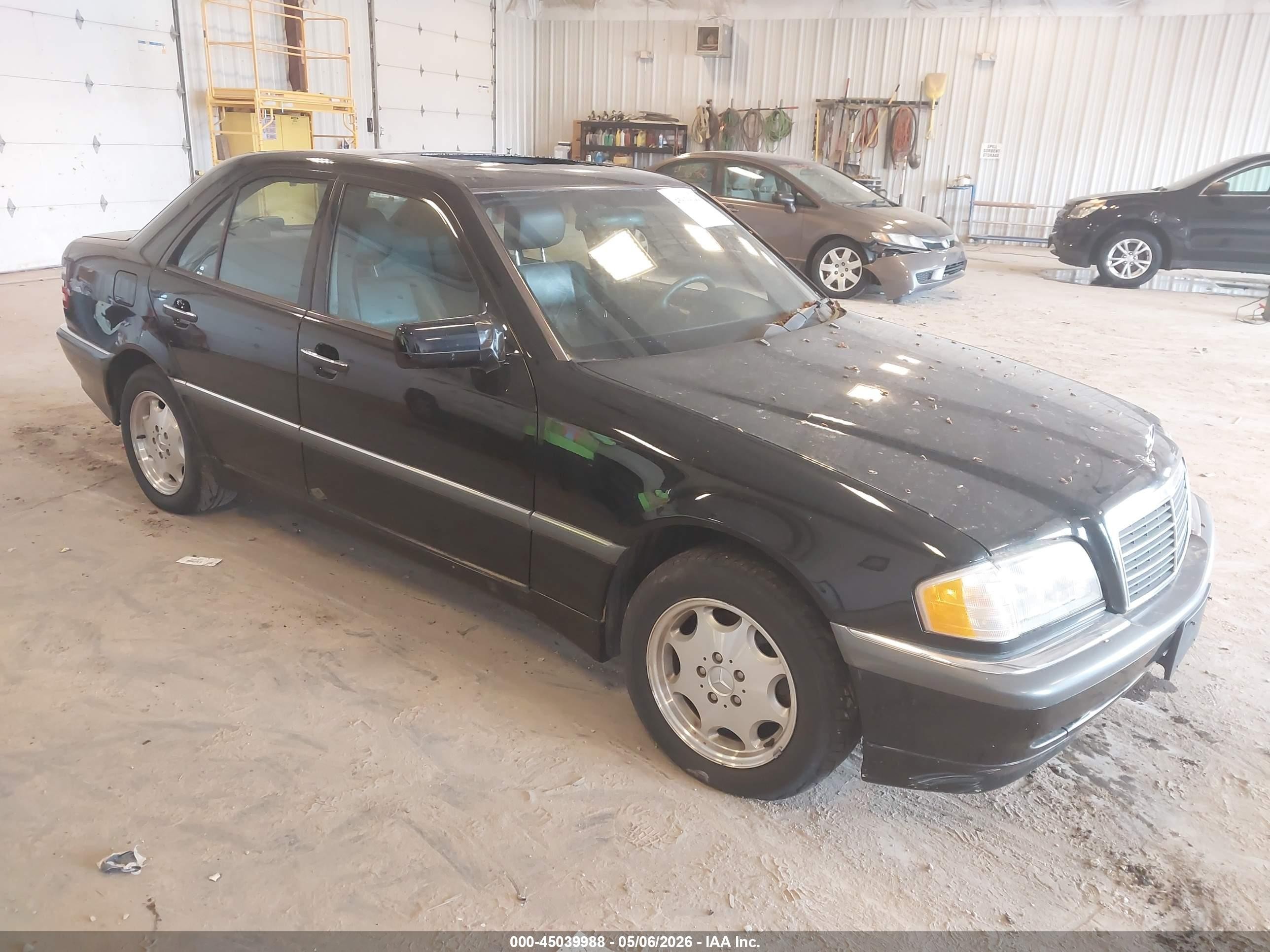 1999 Mercedes-Benz C 230/260/280/320, VIN WDBHA29G3XA806297 — Storm