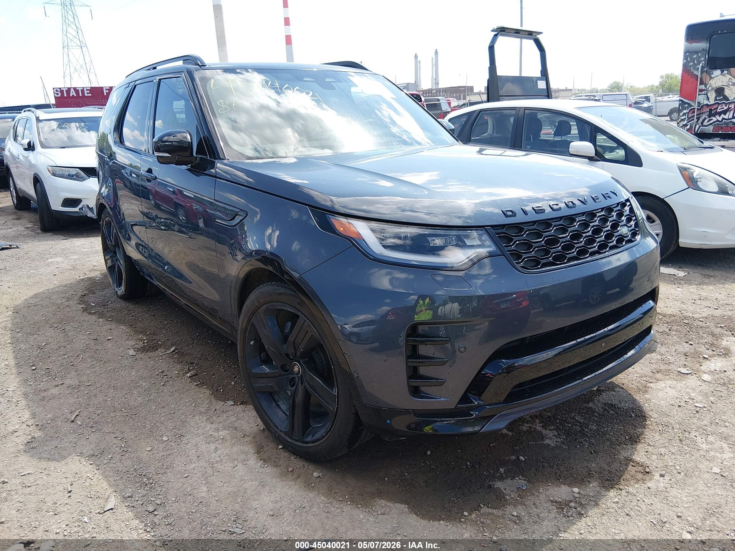 2024 Land Rover Discovery, VIN SALRL2EX3R2489004 — Rear end