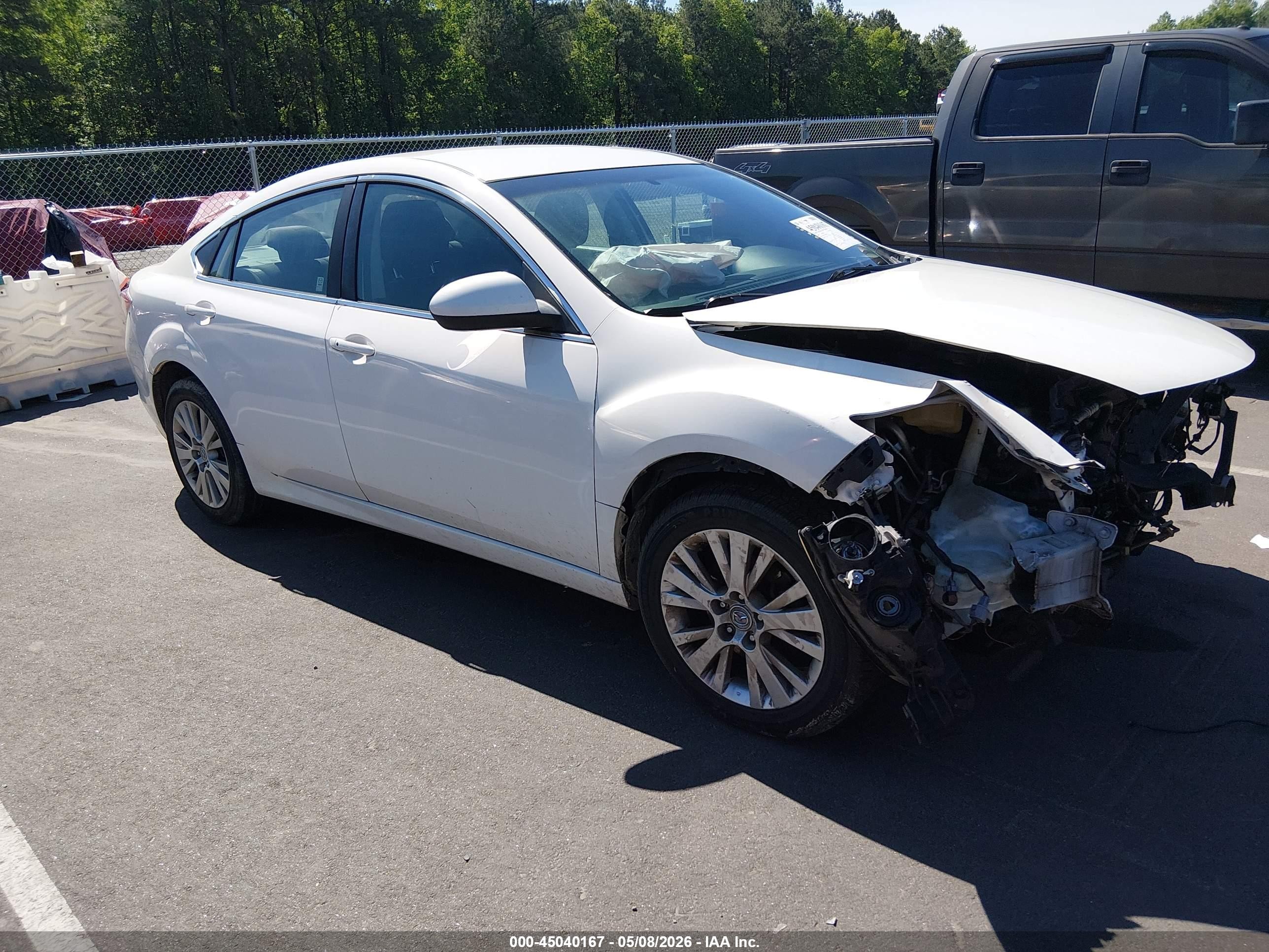 2009 Mazda 6 i Touring, VIN 1YVHP82A395M40405 — Перед
