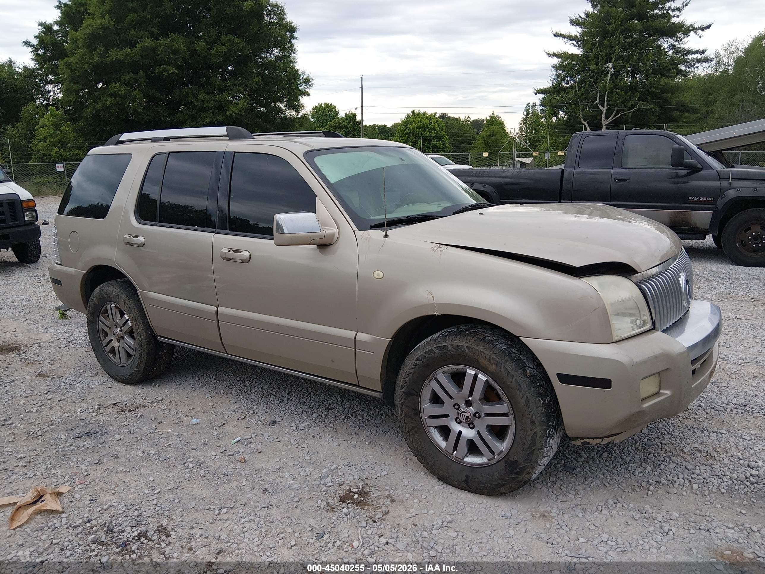 2006 Mercury Mountaineer Premier, VIN 4M2EU48826UJ09339 — Front end