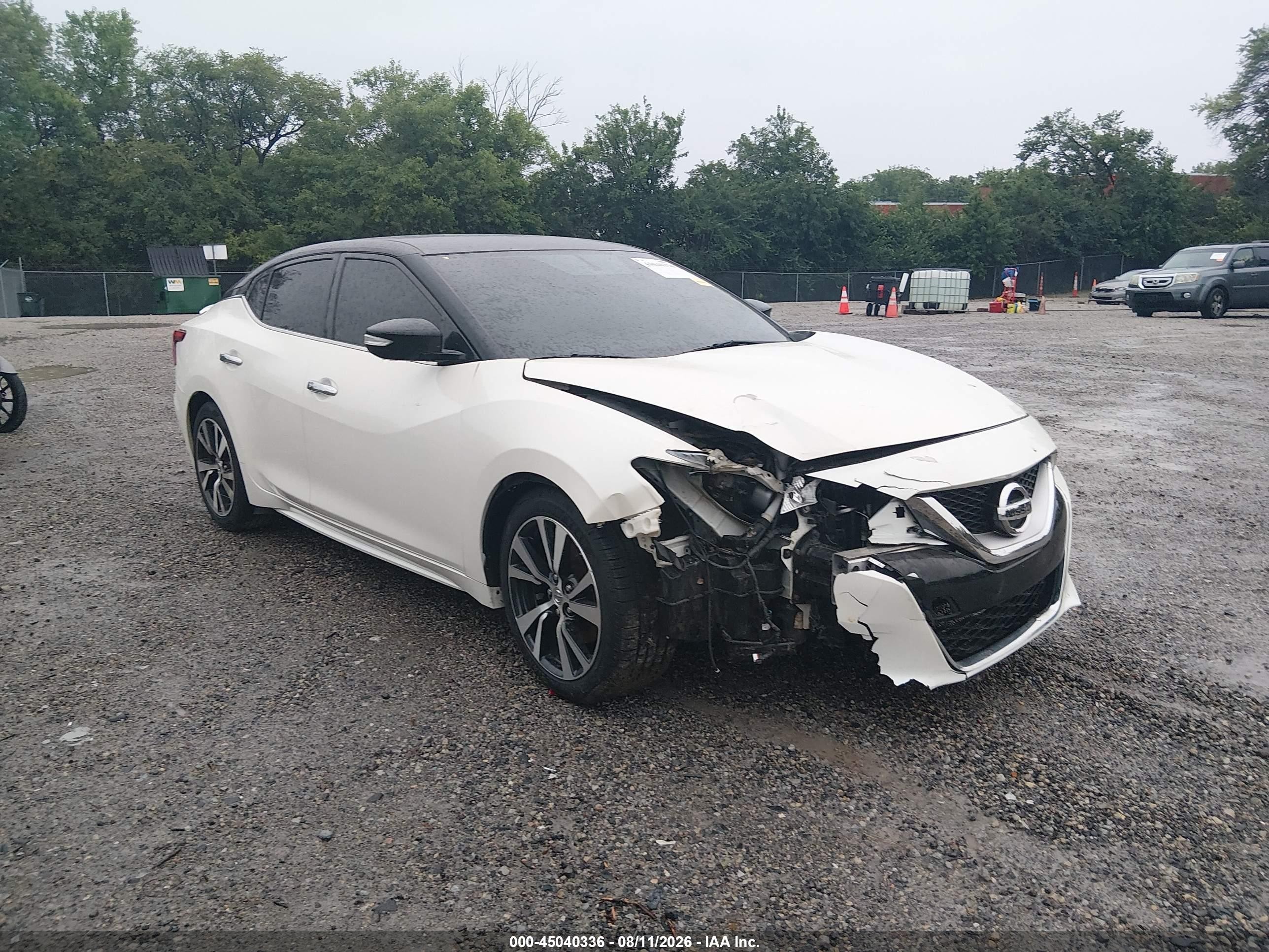 2017 Nissan Maxima SV, VIN 1N4AA6AP8HC363159 — Front end