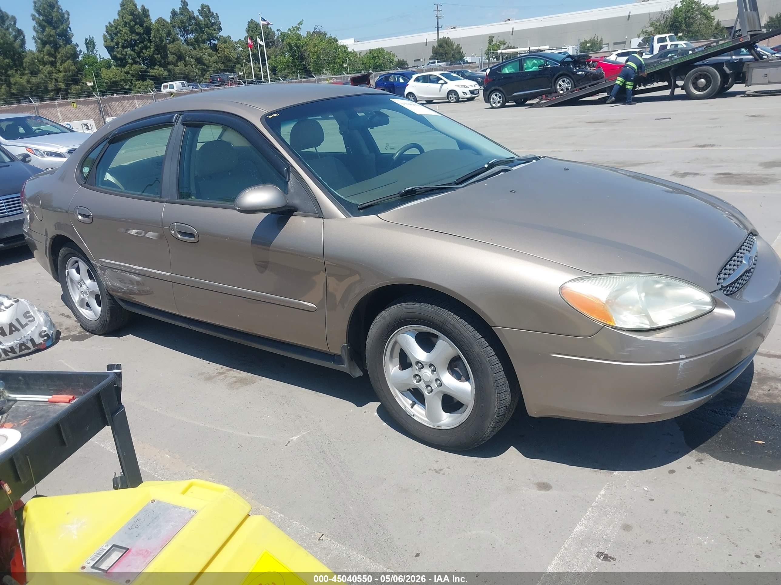 2002 Ford Taurus SES Standard, VIN 1FAFP55U92G156360 — Rear end