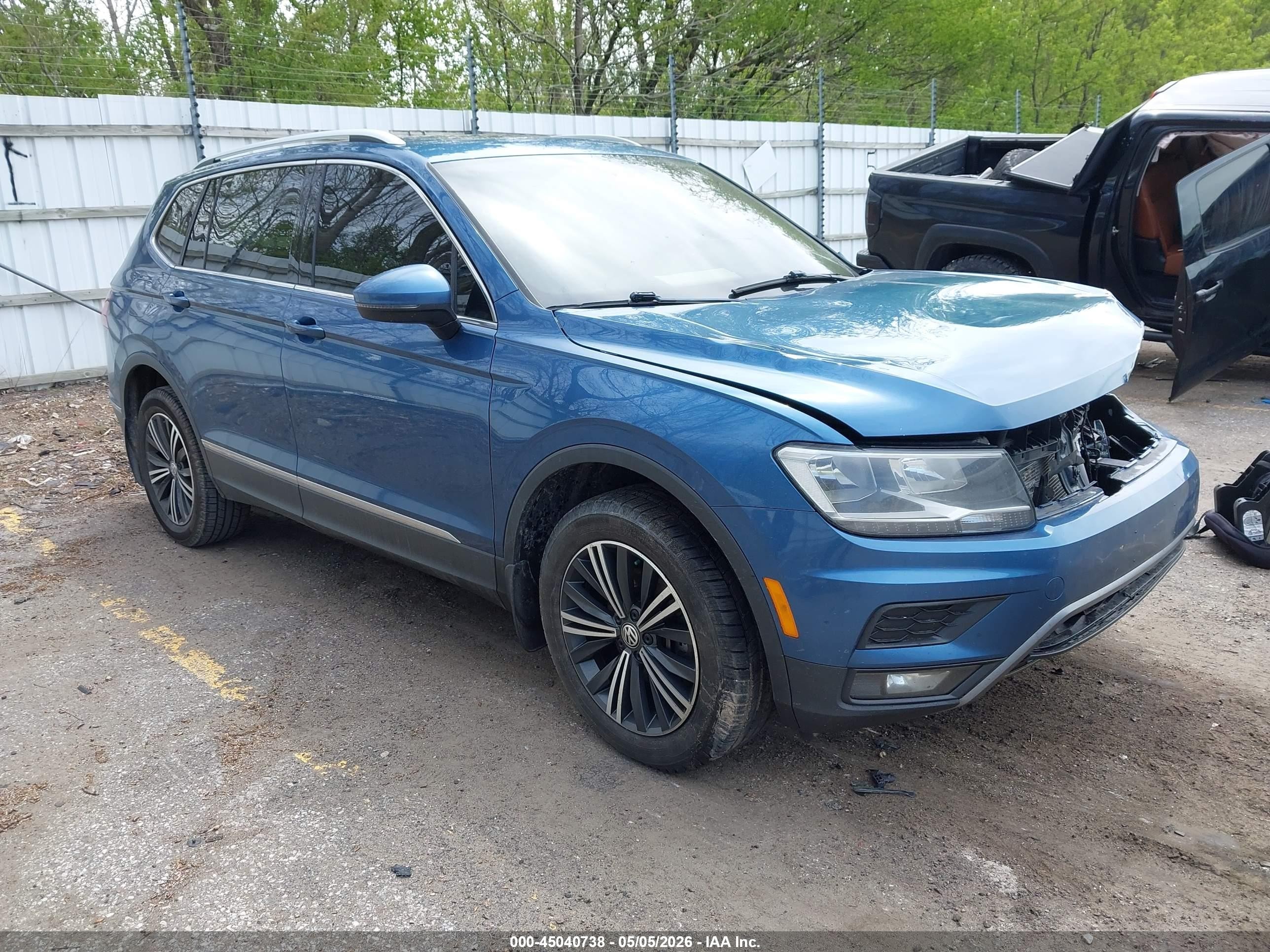 2018 Volkswagen Tiguan SEL, VIN 3VV3B7AX5JM021552 — Front end