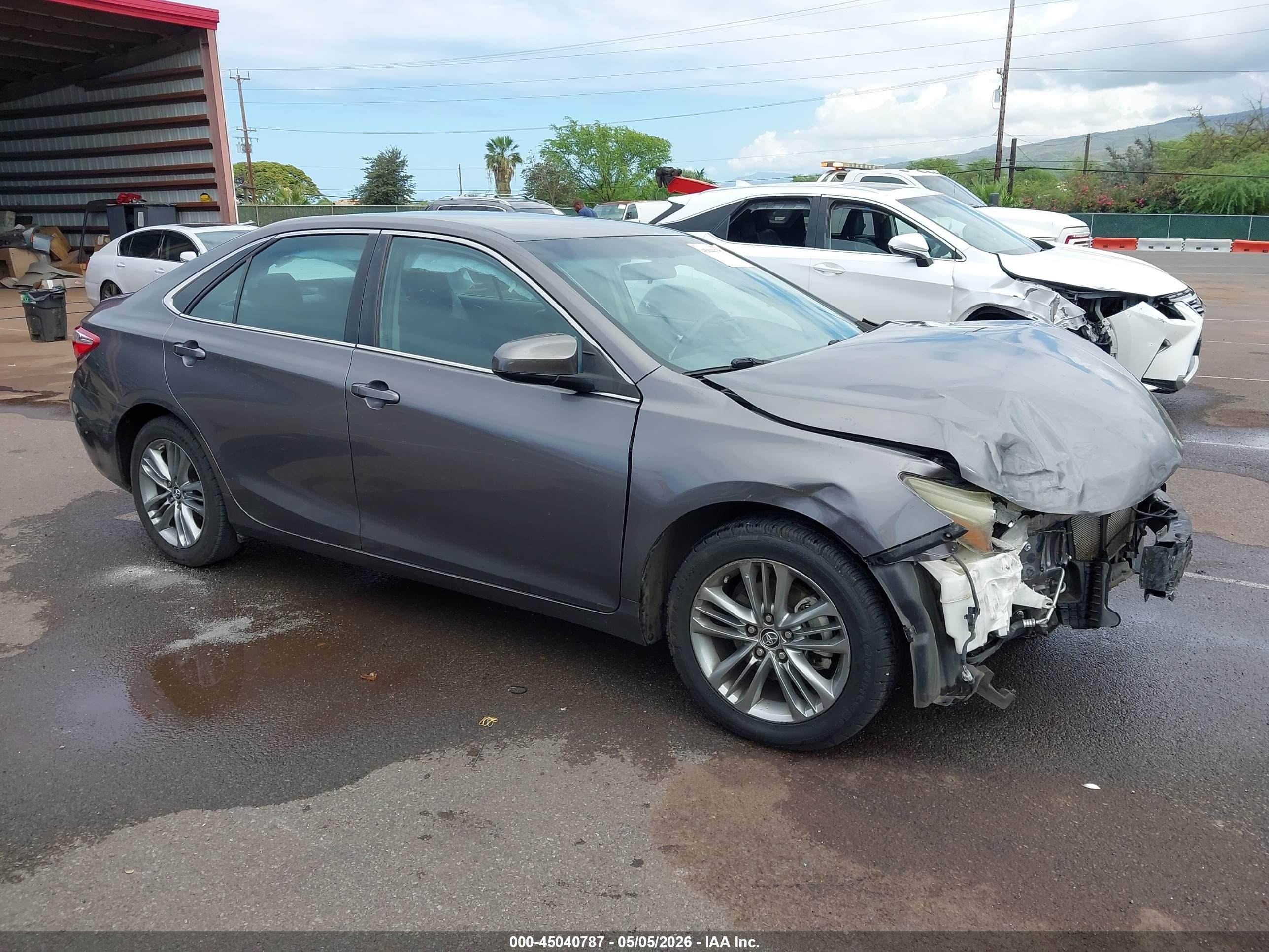 2016 Toyota Camry LE, VIN 4T1BF1FK3GU160698 — Front end