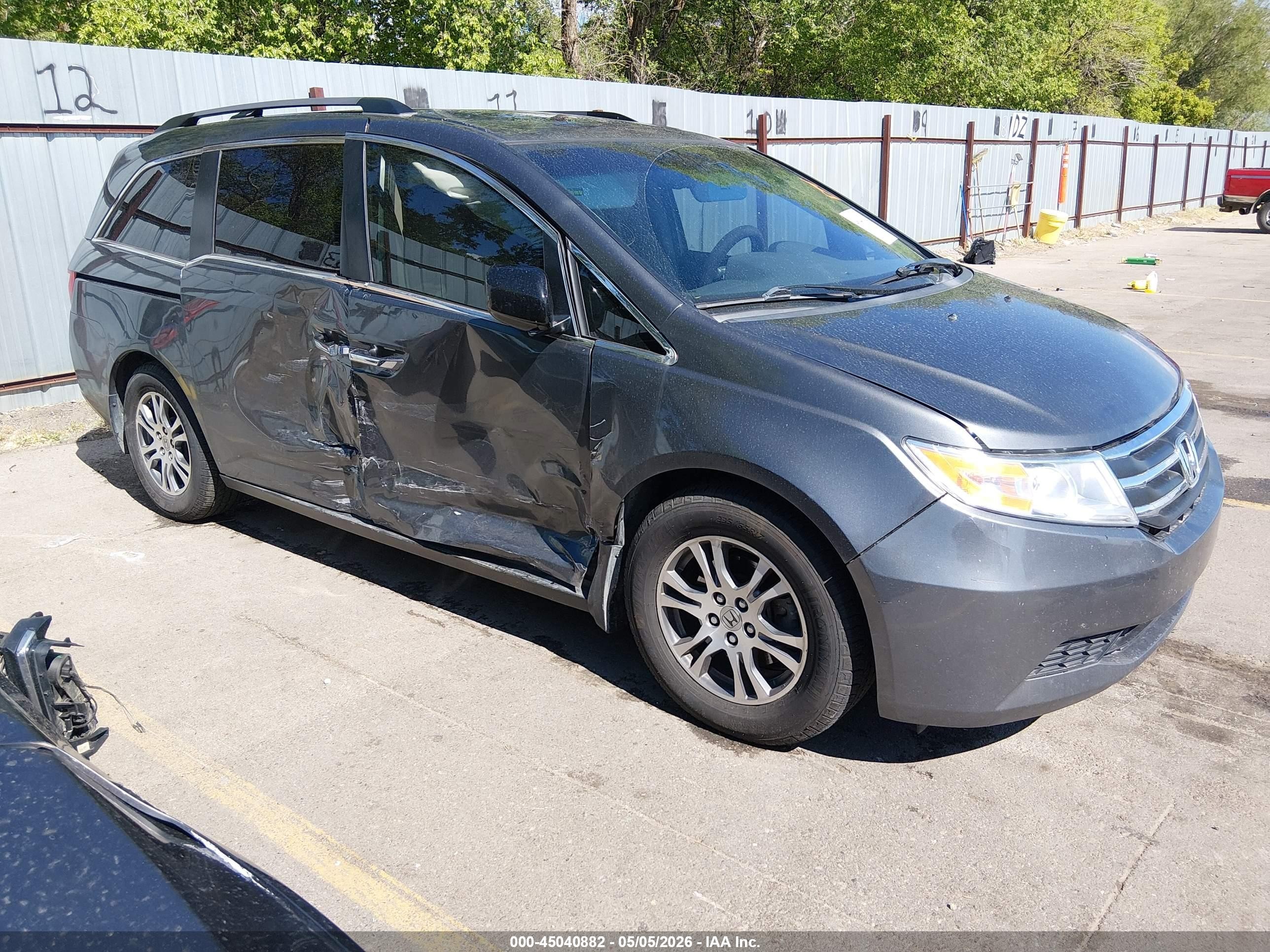 2012 Honda Odyssey EX-L, VIN 5FNRL5H61CB037388 — Side